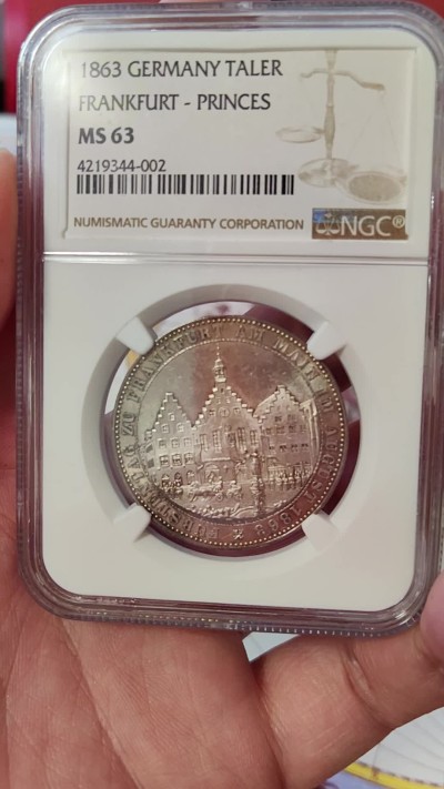 橡树集藏-006场 海纳百川 NGC-MS63 德国法兰克福1863年 王子会议厅1泰勒大银币 细节爆表 设计极佳 车轮转光非常漂亮 热门品种
