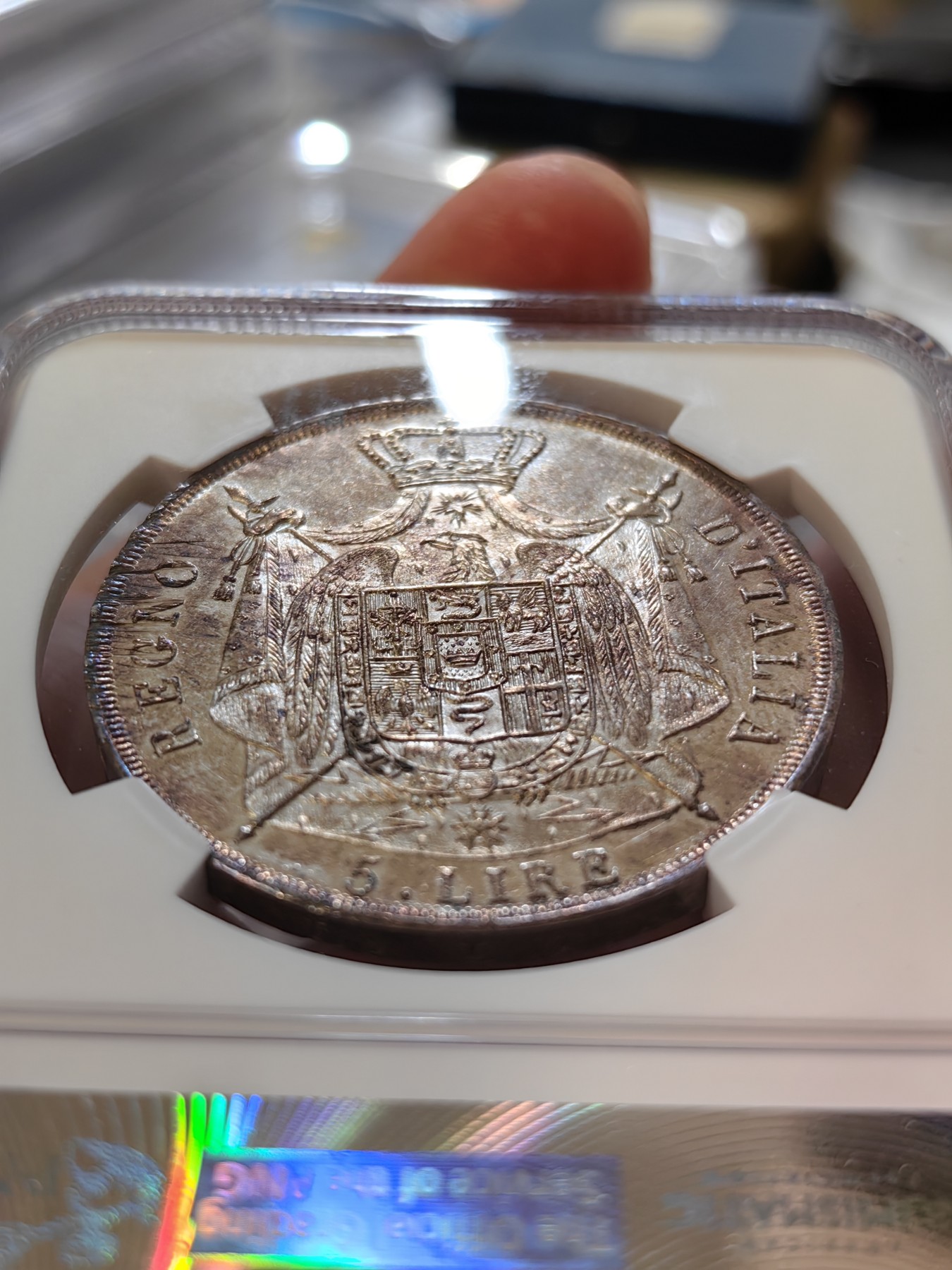 橡树集藏-006场 海纳百川 NGC-MS63 1814年意大利王国拿破仑5里拉大银币，万中无一的赤霞艳彩间中还有碧蓝点缀，背面帝国鹰徽加上类镜面底板霸气尽显。一代雄主，顶级设计。实物绝美，法系人不可错过的拿皇大银。