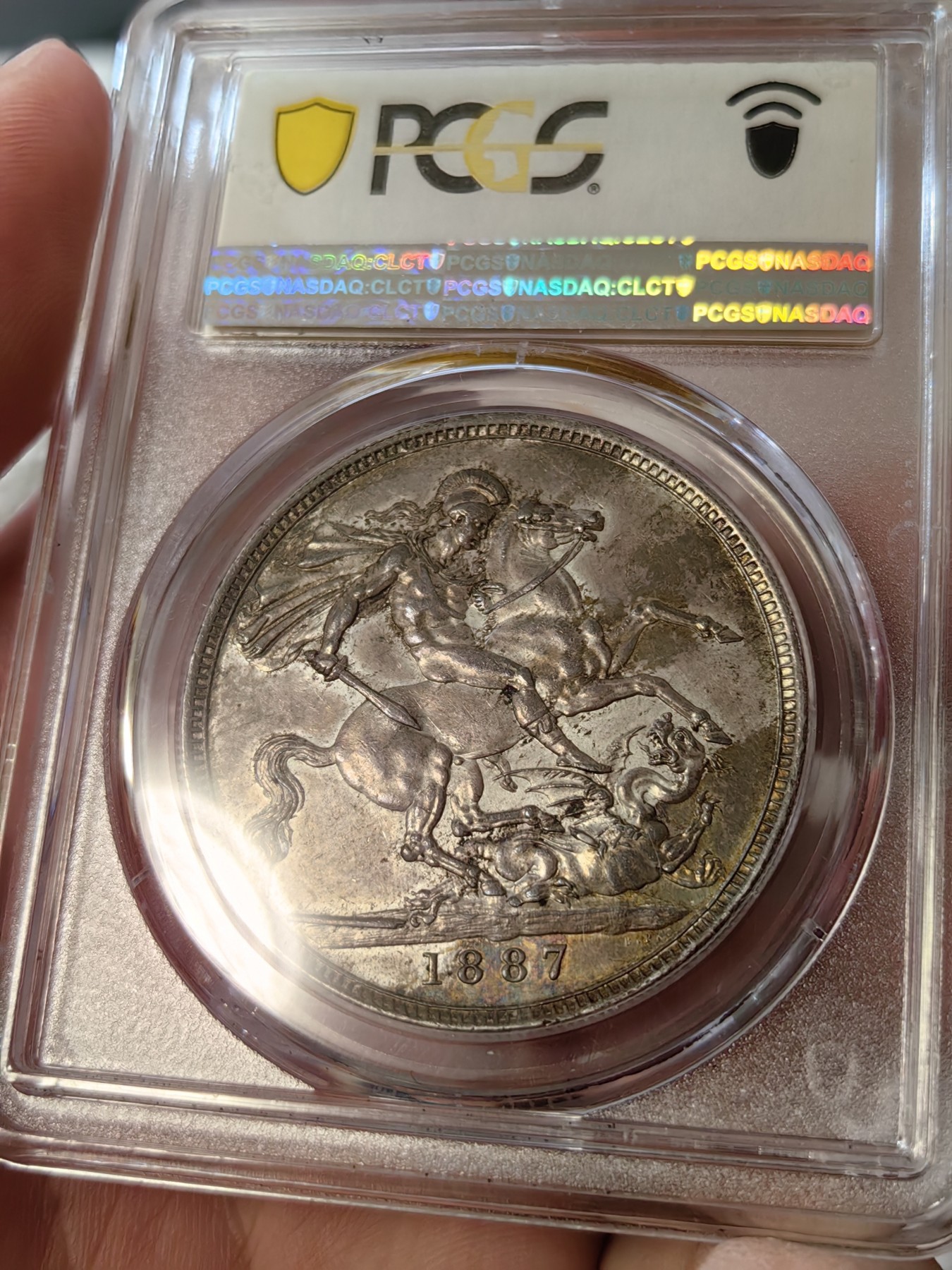 橡树集藏-006场 海纳百川 pcgs ms63 1887年英国1克朗 维多利亚马剑克朗 大热品种无需多言 此枚双面老包浆 经典锦盒彩 实物状态一流