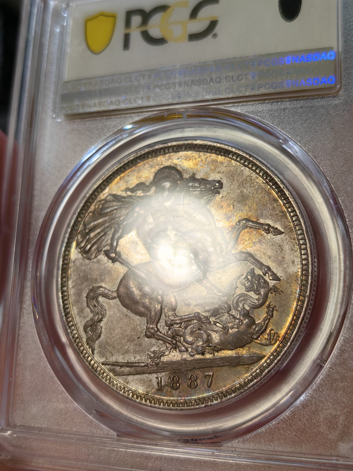 橡树集藏-006场 海纳百川 pcgs ms63 1887年英国1克朗 维多利亚马剑克朗 大热品种无需多言 此枚双面老包浆 经典锦盒彩 实物状态一流