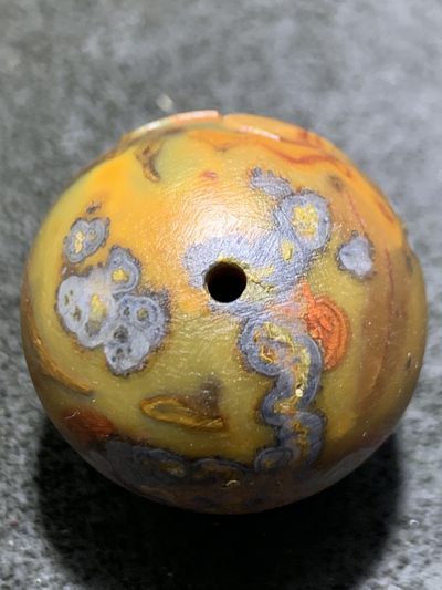 精美亚光战国红玛瑙手工雕刻仁字大圆珠一颗！ 精美亚光战国红玛瑙手工雕刻仁字大圆珠一颗！