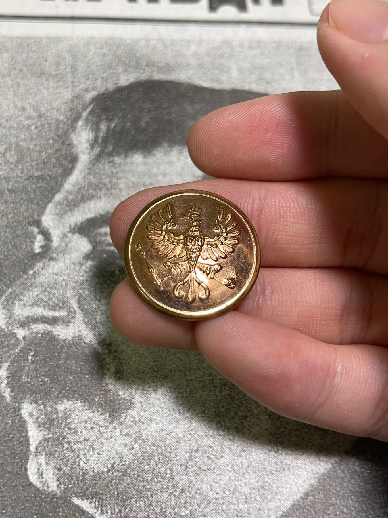 第一次麦稀奇拍卖 帝德金属制服纽扣