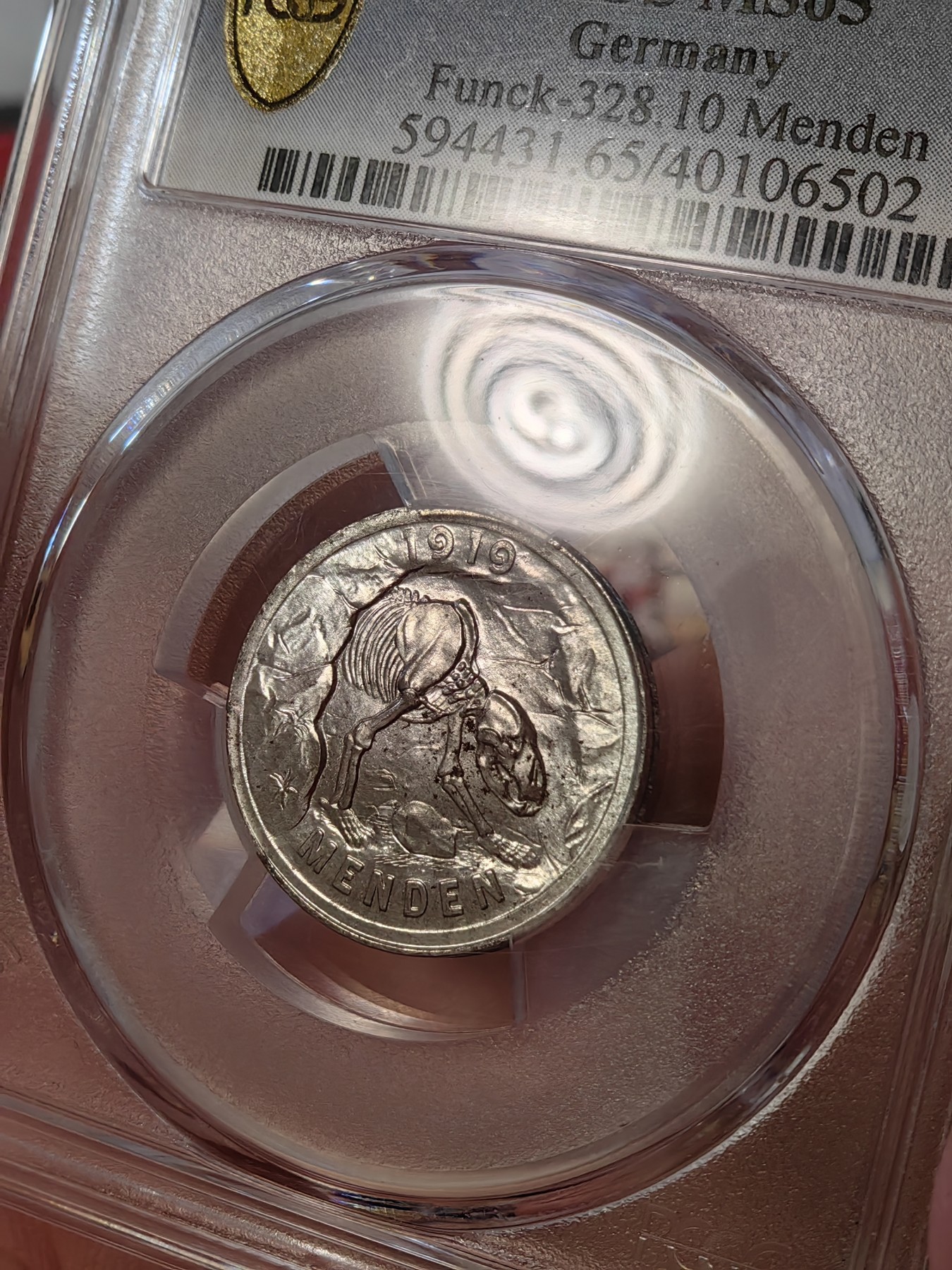 橡树集藏-006场 海纳百川 pcgs-Ms65，德国紧急状态时期50芬尼铁币，数据库唯一记录，冠军分顶级品。大名誉品种。双面1919，极为罕见的铁质洞熊，打制深骏，状态极佳。背面pl感强烈，小镜子。铁币能有此工艺极为难得。 双面1919是洞熊这个品种的大珍，发行量只有150枚左右。此枚市面仅见，可遇不可求～