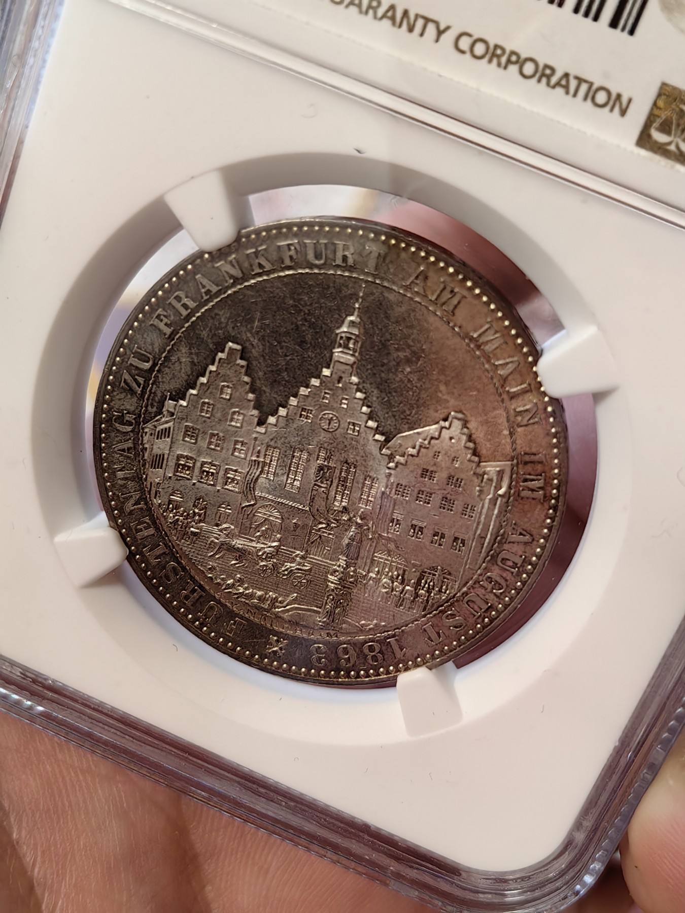 橡树集藏-006场 海纳百川 NGC-MS63 德国法兰克福1863年 王子会议厅1泰勒大银币 细节爆表 设计极佳 车轮转光非常漂亮 热门品种