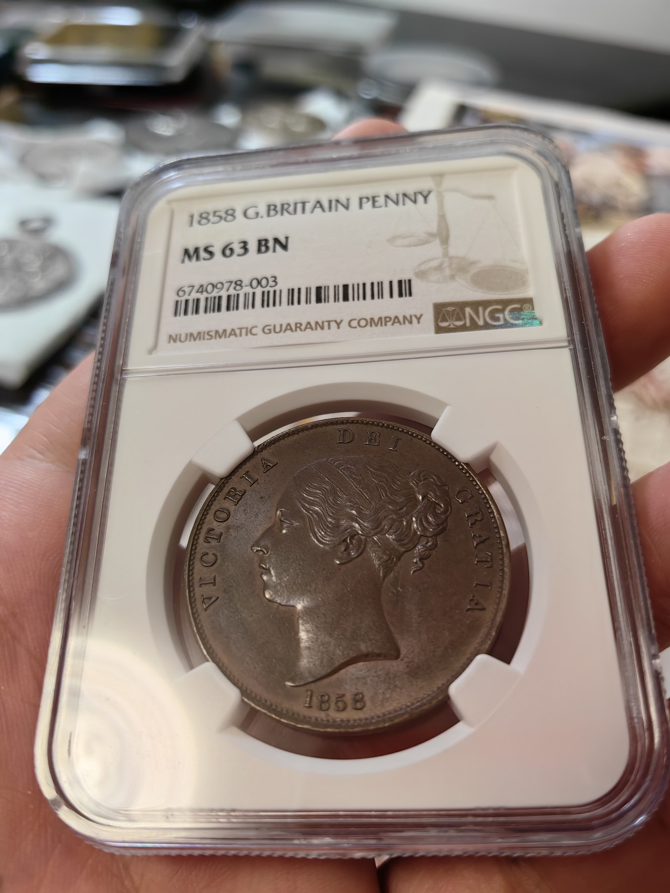 橡树集藏-006场 海纳百川 NGC-MS63BN 英国1858年维多利亚1便士大铜币 完全氧化深色巧克力状态 适合新晋藏家