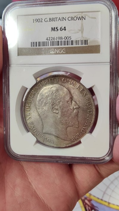 橡树集藏-006场 海纳百川 ngc-Ms64 1902年英国爱七马剑克朗银币 高分好品 双面古朴老包浆 带彩 细节好打制佳 普制高分比精制难得 老盒品质保证 英系主币大银