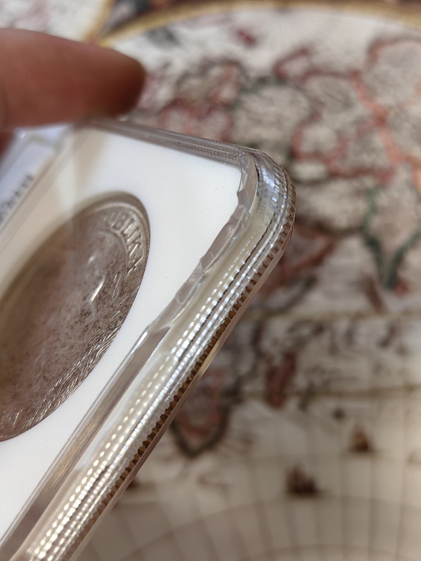 橡树集藏-006场 海纳百川 ngc-ms63 1931年拉脱维亚5里拉大银 谷物女神 黄油老包浆 滴水未下 ngc早期老盒严评 质量保证 实物状态极佳 热门品种 自藏品质 盒子右下角磕碰