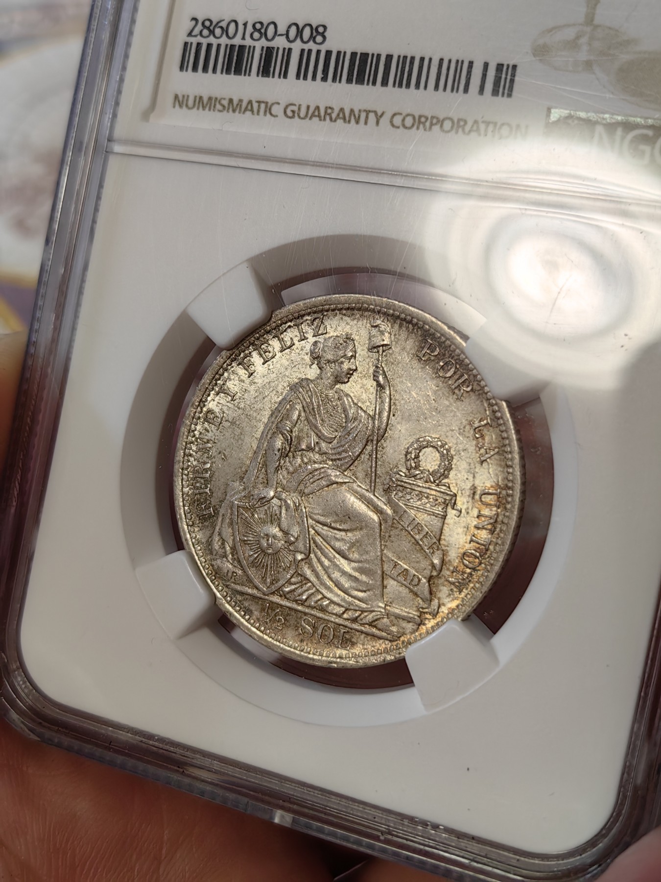 橡树集藏-006场 海纳百川 ngc-Ms65 1907年秘鲁半索尔银币 车轮霜光双面彩浆 实物观感极佳 FG-JR版首年发行 sbp落槌价240刀 南美大热门 盒子左下角磕伤