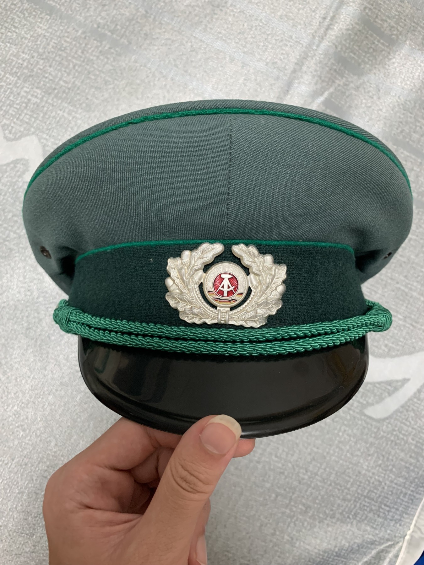 第一次麦稀奇拍卖 东德MDI大檐帽 55头围