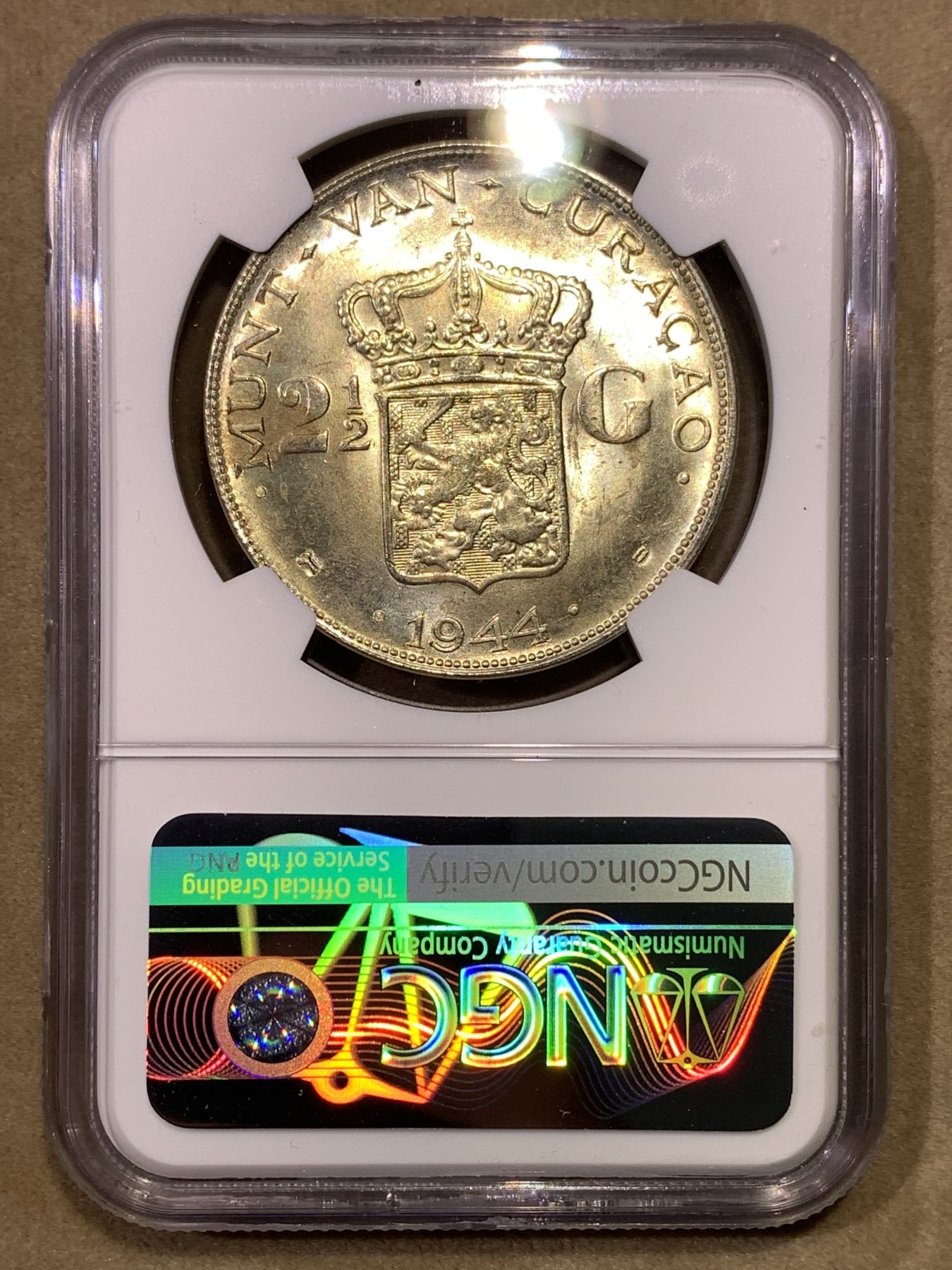 《竞宝斋》第180场-周日，周一2场 (全场包邮) NGC-MS63 荷属库拉索1944年 威廉米娜女王 2.5盾大银币