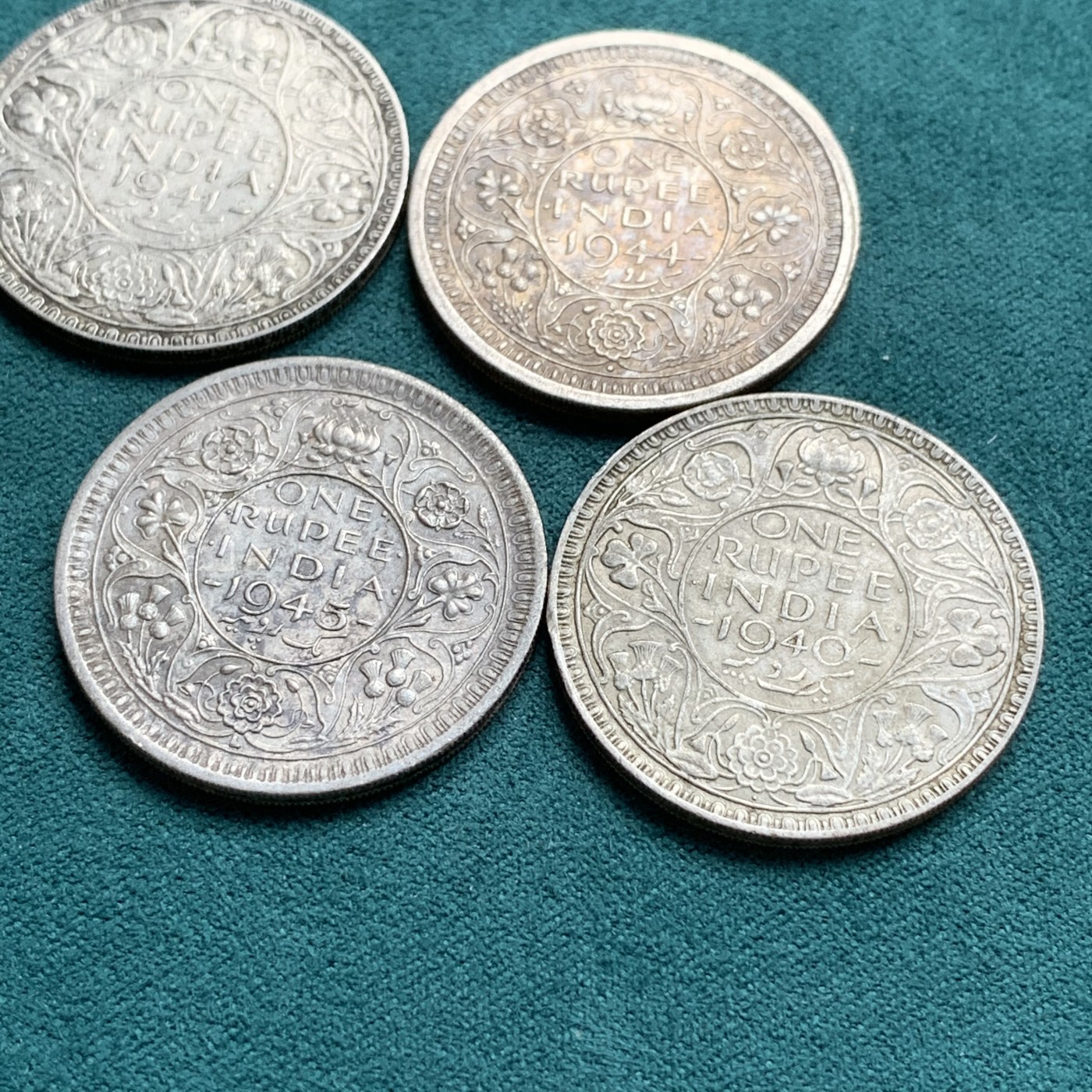 《竞宝斋》第180场-周日，周一2场 (全场包邮) 英属印度乔治六世一卢比银币4枚