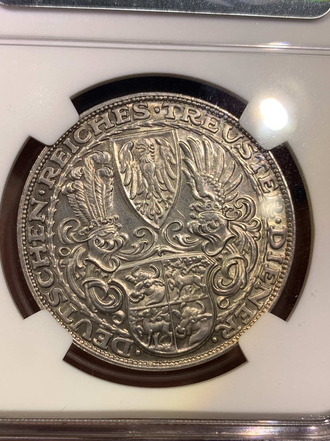 《竞宝斋》第180场-周日，周一2场 (全场包邮) NGC-MS63 德国 1927D年 兴登堡80大寿银币蓝紫彩镜面光 5马克币型章 哥茨作品