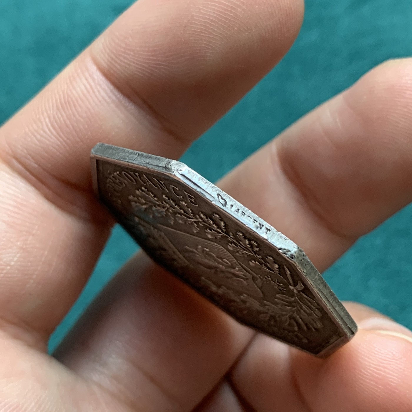 《竞宝斋》第180场-周日，周一2场 (全场包邮) 法国1880-1898年里尔银行八角银质代币19g 36.4mm 大尺寸 丰饶角银标