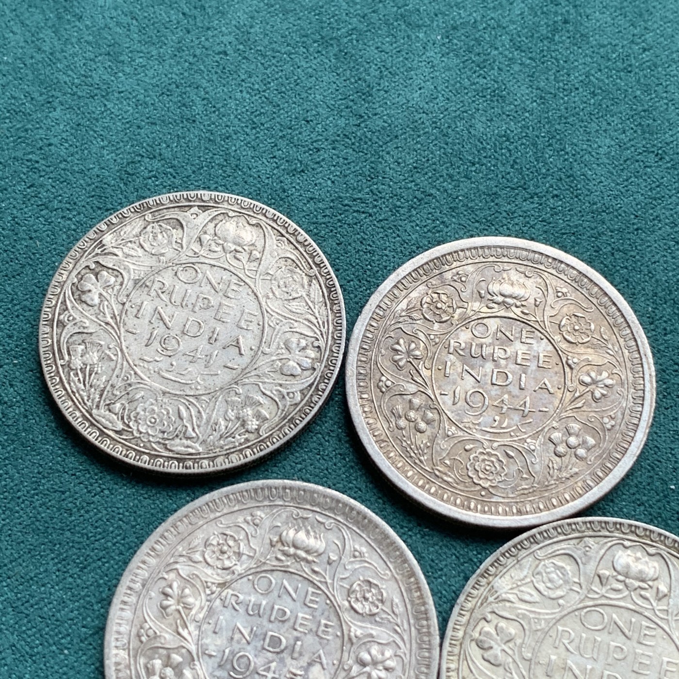 《竞宝斋》第180场-周日，周一2场 (全场包邮) 英属印度乔治六世一卢比银币4枚