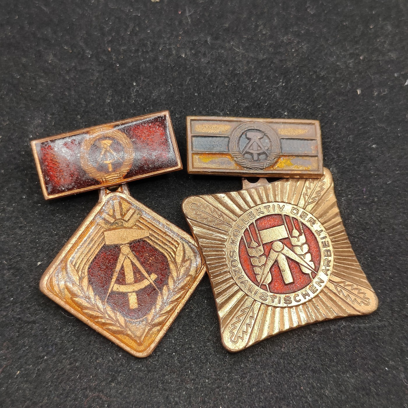 全场0元起拍 第72期 咸鱼国勋章拍卖专场 7月12日（周三）下午6：00开始 东德劳动奖章两个