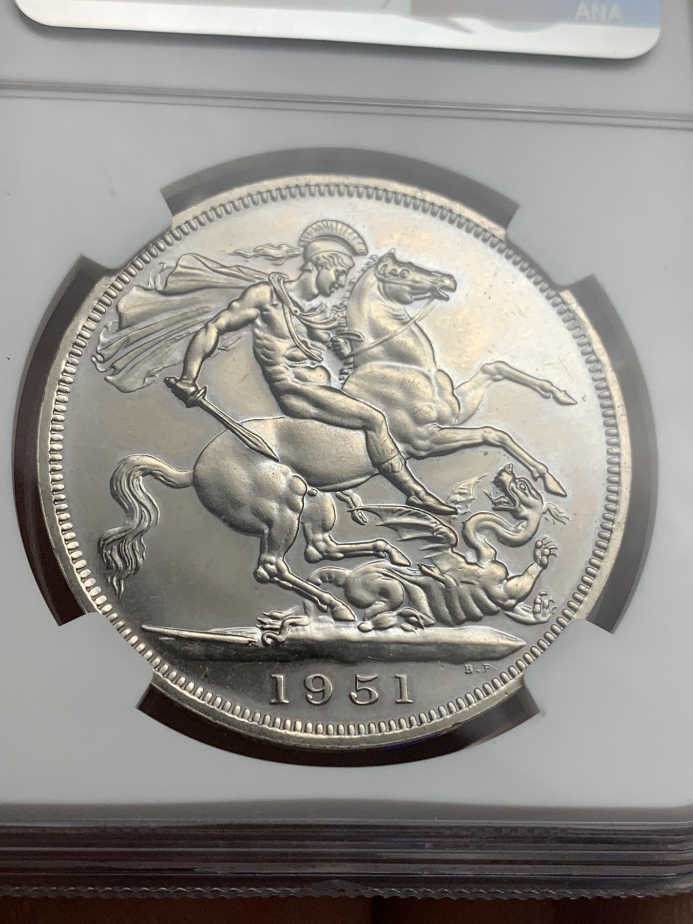 《竞宝斋》第180场-周日，周一2场 (全场包邮) NGC-PL62 英国 1951年 1克朗 乔治六世 最后的马剑 PL底板 品相好 非常靓