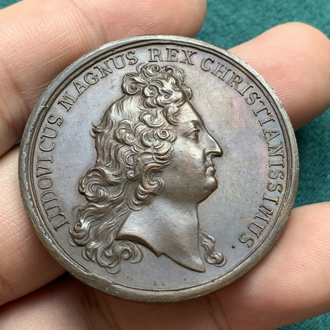 《竞宝斋》第180场-周日，周一2场 (全场包邮) 法国1677年(铸面年份)路易十四铜章 1件32克，41mm