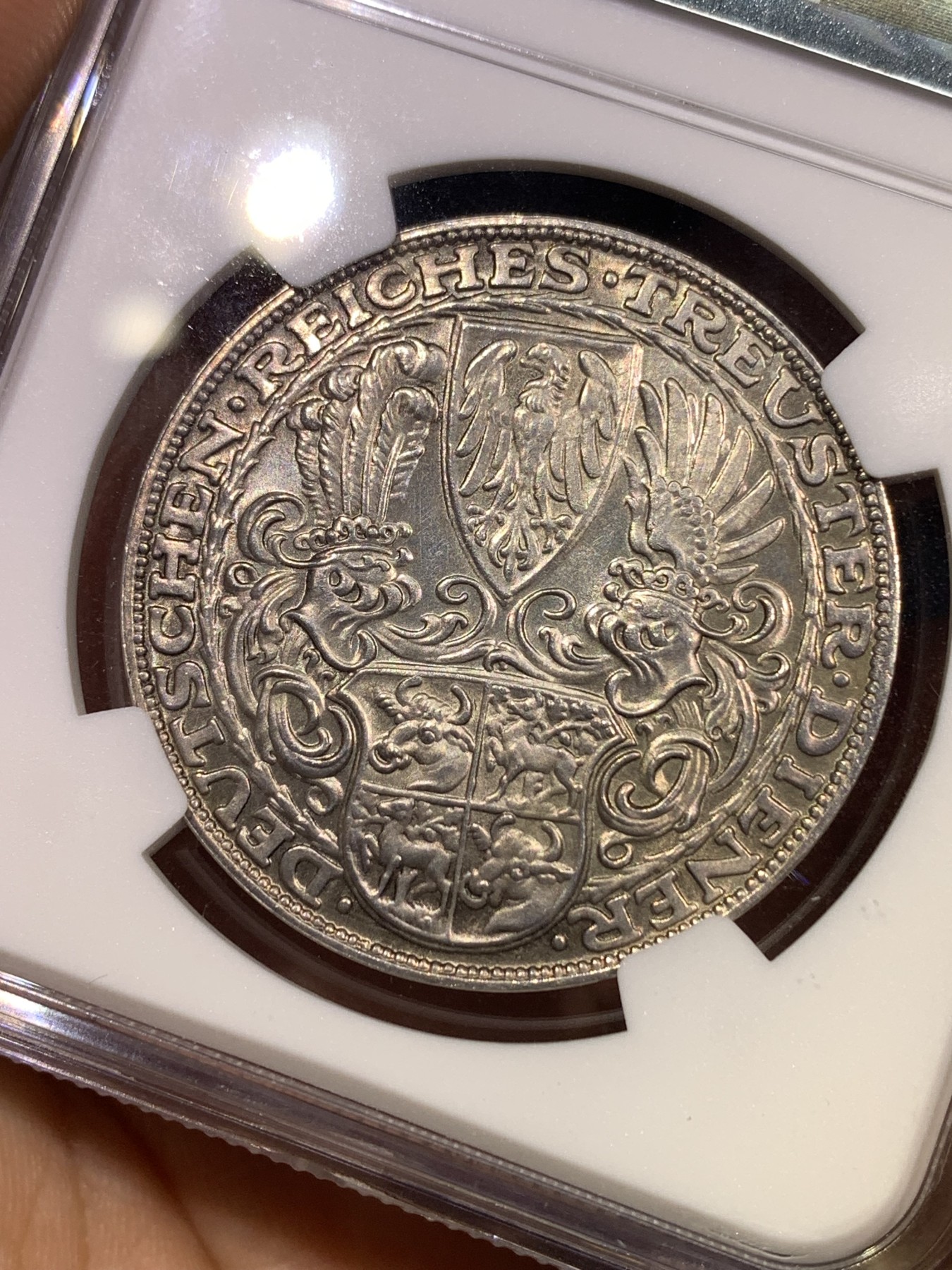 《竞宝斋》第180场-周日，周一2场 (全场包邮) NGC-MS63 德国 1927D年 兴登堡80大寿银币蓝紫彩镜面光 5马克币型章 哥茨作品