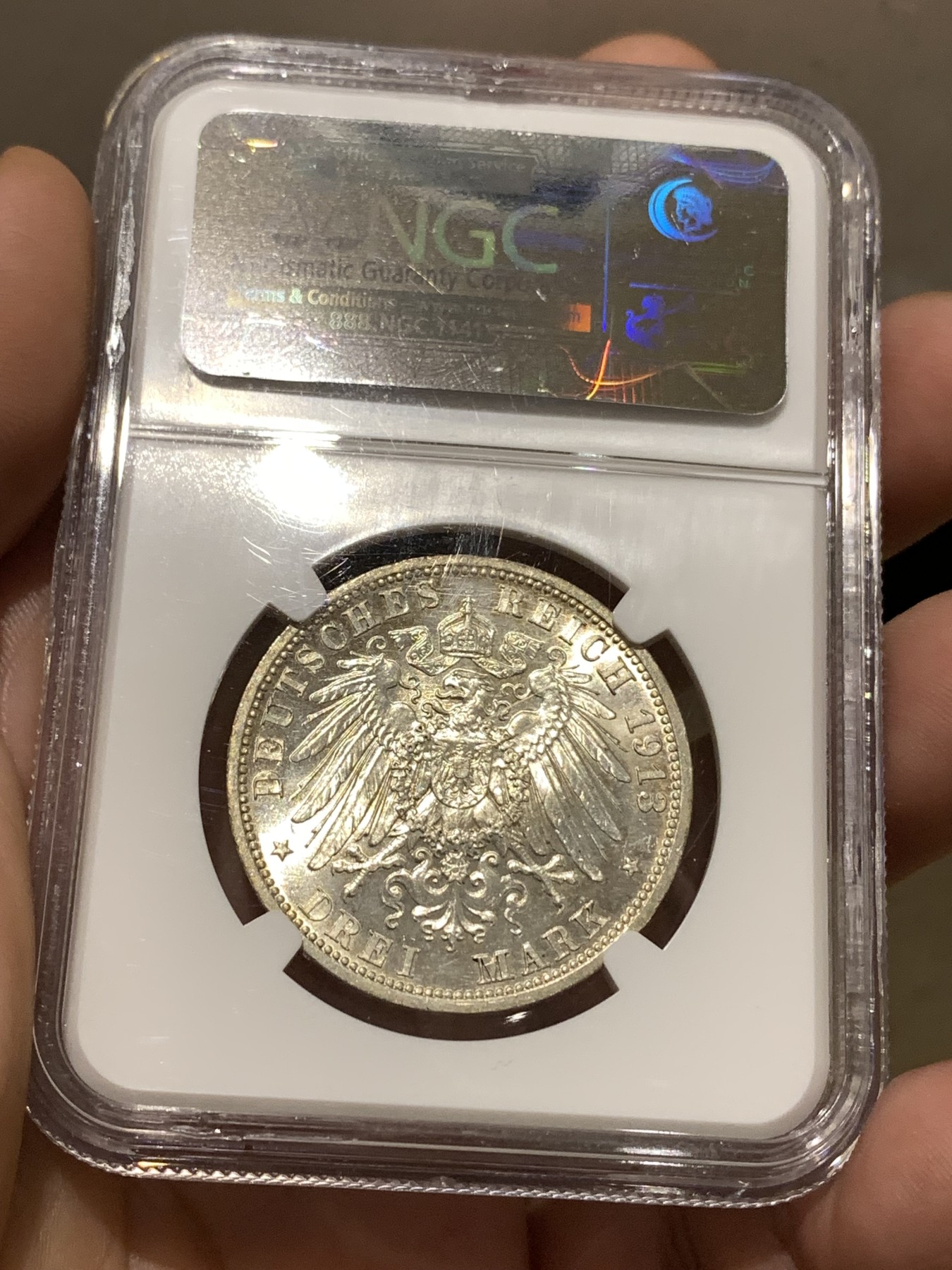 《竞宝斋》第180场-周日，周一2场 (全场包邮) NGC-MS63 1913年 德国 普鲁士威廉二世戎装3马克，顶级车轮光。状态极佳，不输64的状态，老盒严评。