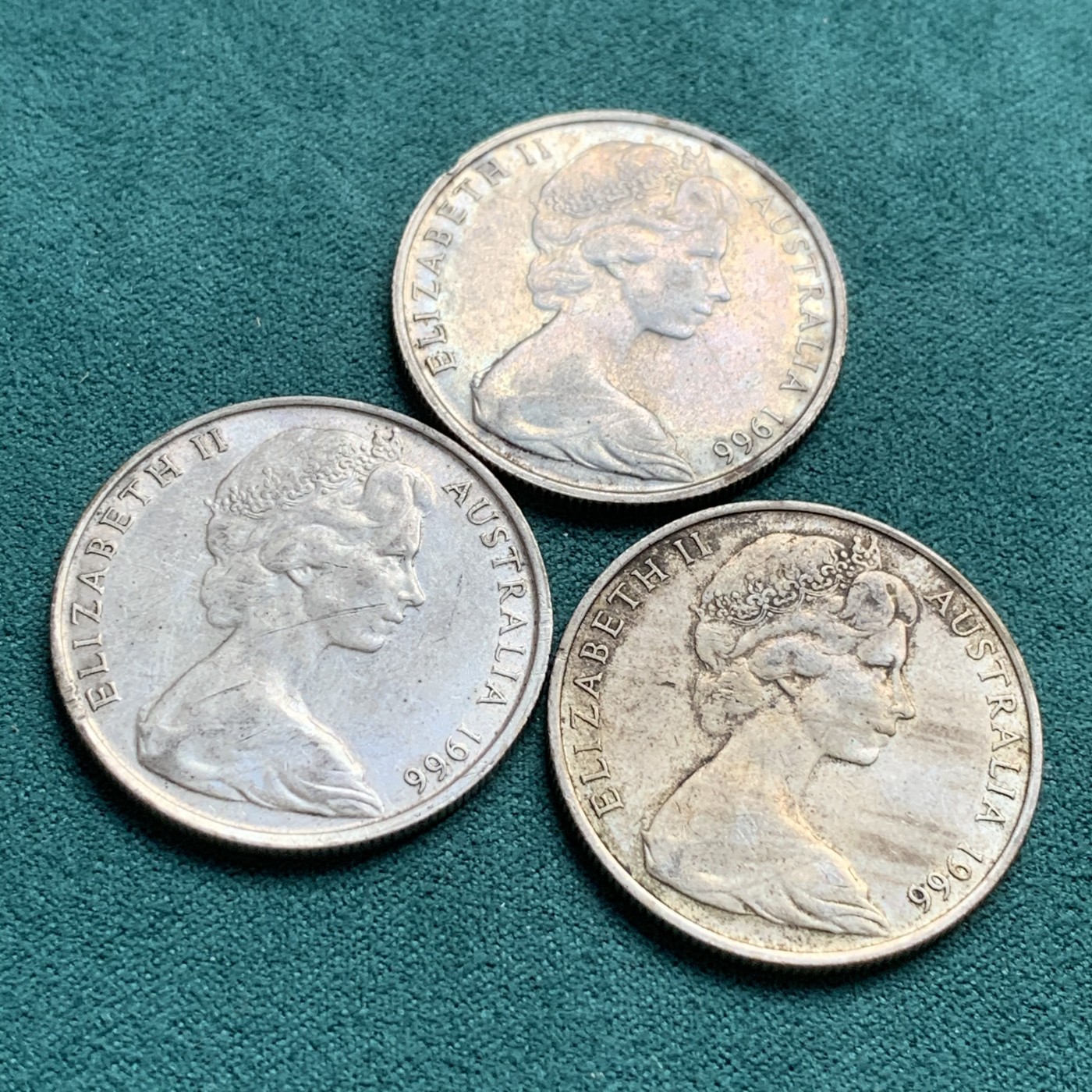 《竞宝斋》第180场-周日，周一2场 (全场包邮) 澳大利亚1966年伊丽莎白二世50分银币3枚一组