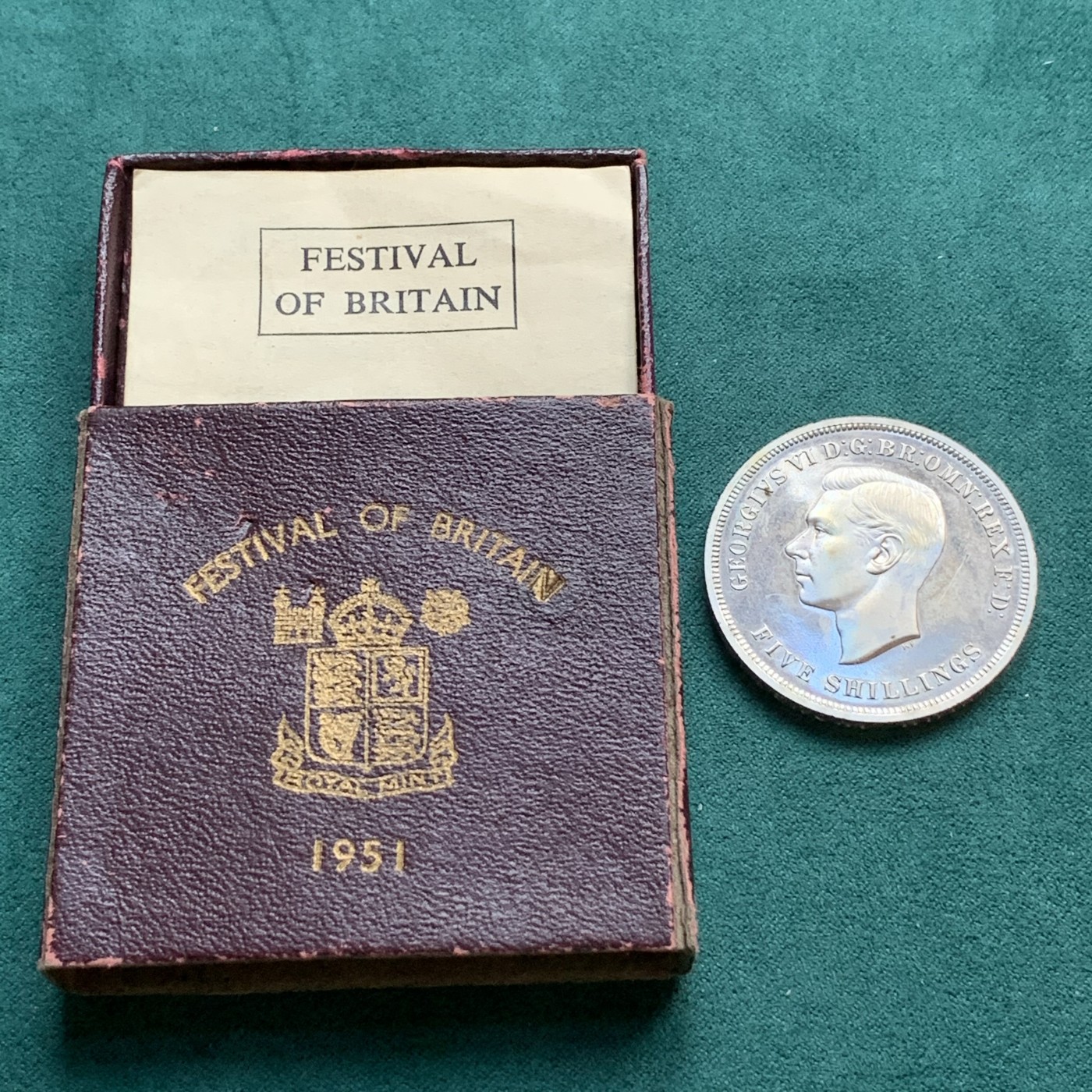 《竞宝斋》第180场-周日，周一2场 (全场包邮) 英国 最后的 镍马剑 1951 带红盒证书 细节见图