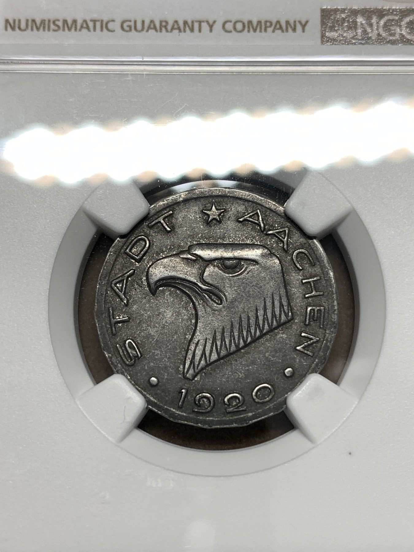 《竞宝斋》第180场-周日，周一2场 (全场包邮) NGC-MS62 德国紧急状态货币名誉品，1920年亚琛鹰头50芬尼铁币，好品难寻，银光闪闪，鹰头威风凛凛，惟妙惟肖