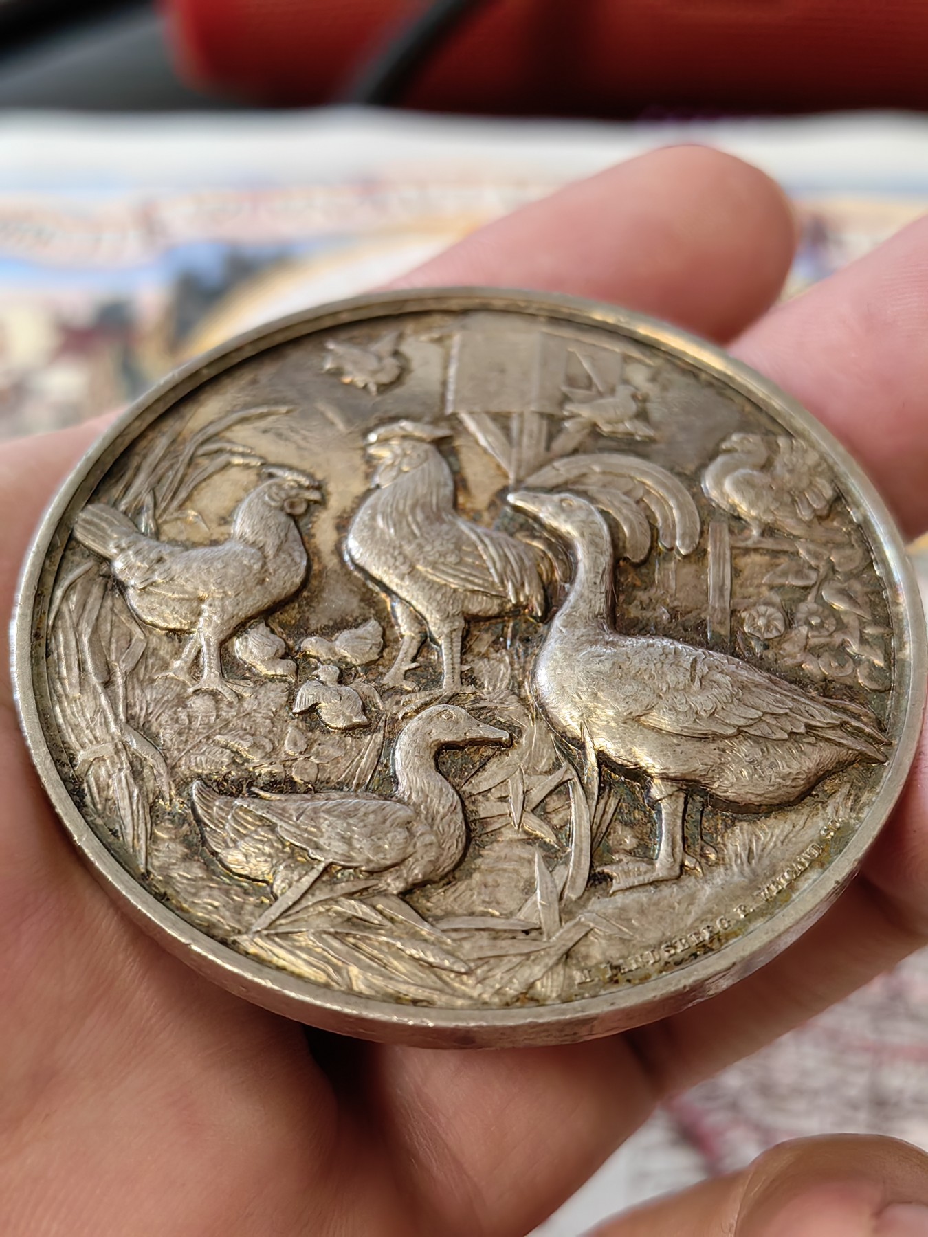 橡树集藏-006场 海纳百川 1887年普鲁士高级成就银章，家庭农场。51.2mm，60g。镜面工艺绚丽包浆。高浮雕。正面的动物雕刻非常漂亮。，