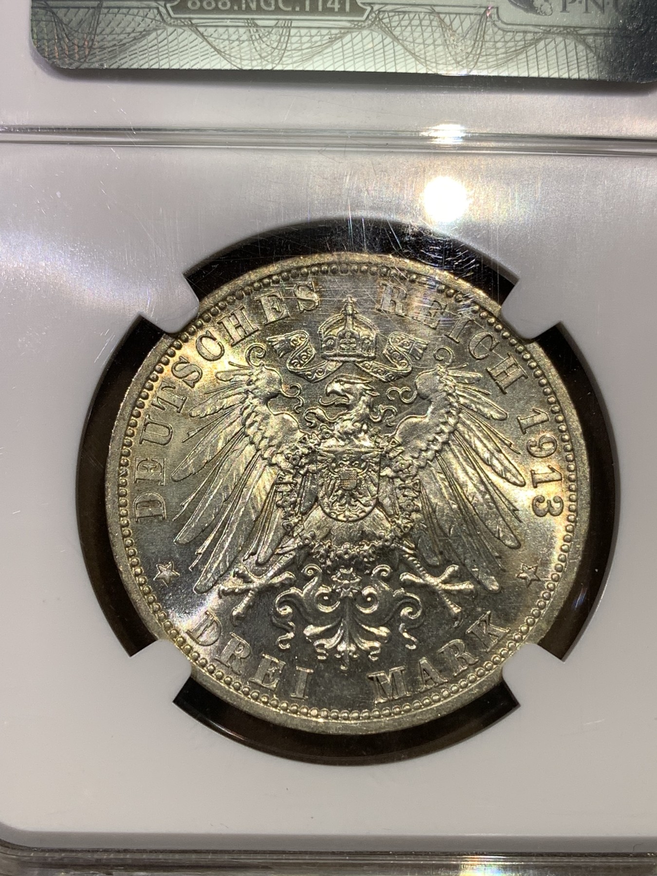 《竞宝斋》第180场-周日，周一2场 (全场包邮) NGC-MS63 1913年 德国 普鲁士威廉二世戎装3马克，顶级车轮光。状态极佳，不输64的状态，老盒严评。