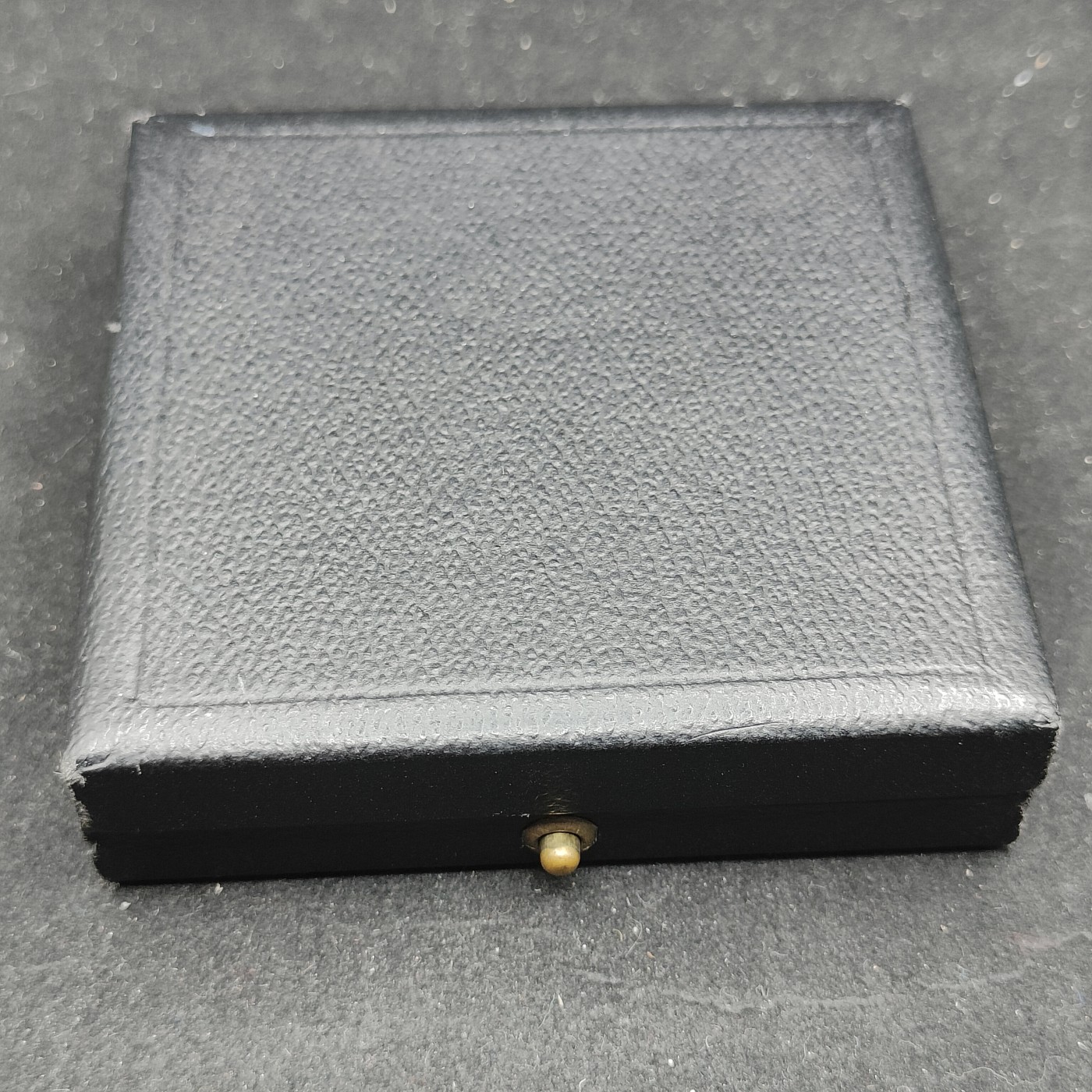 全场0元起拍 第72期 咸鱼国勋章拍卖专场 7月12日（周三）下午6：00开始 早期 东德 优秀人民军证章 带盒