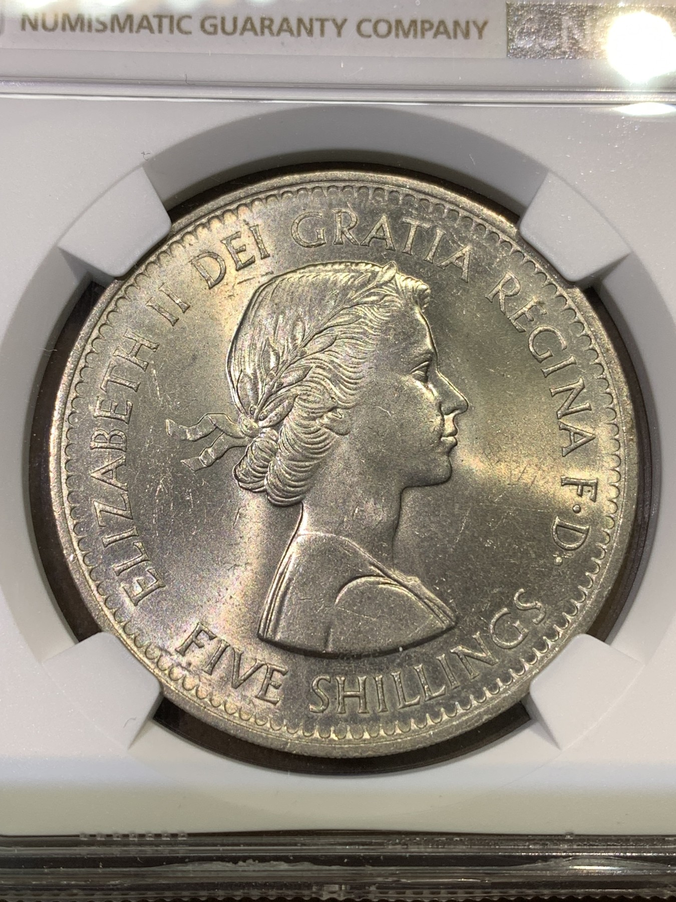 《竞宝斋》第180场-周日，周一2场 (全场包邮) NGC-MS63 英国1960伊丽莎白二世女王博览会纪念克朗，较少见品种，转光强烈，打制深峻，经典设计