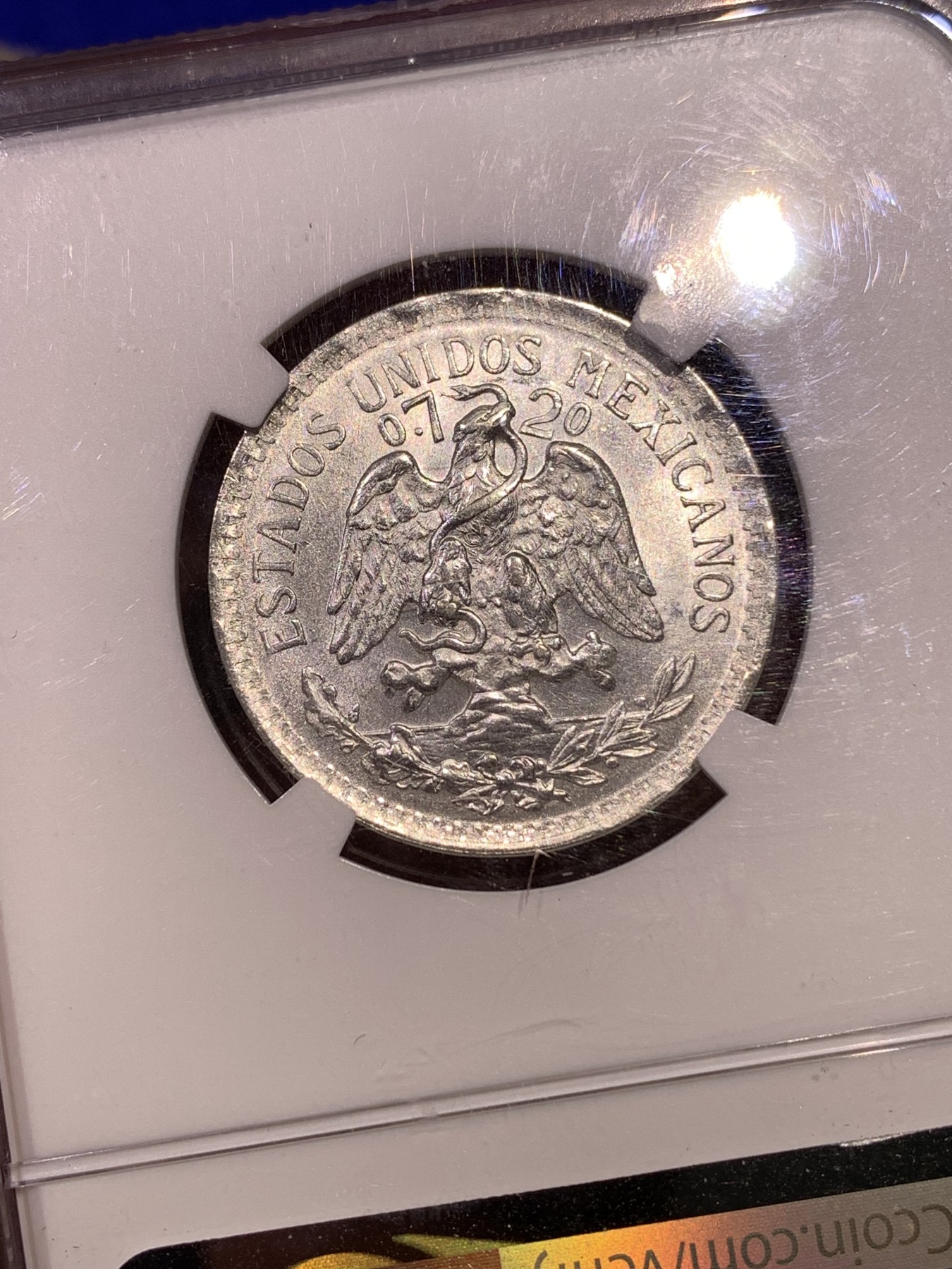 《竞宝斋》第180场-周日，周一2场 (全场包邮) NGC–MS63墨西哥 1944年50分鹰洋银币，盒子左下角磕边