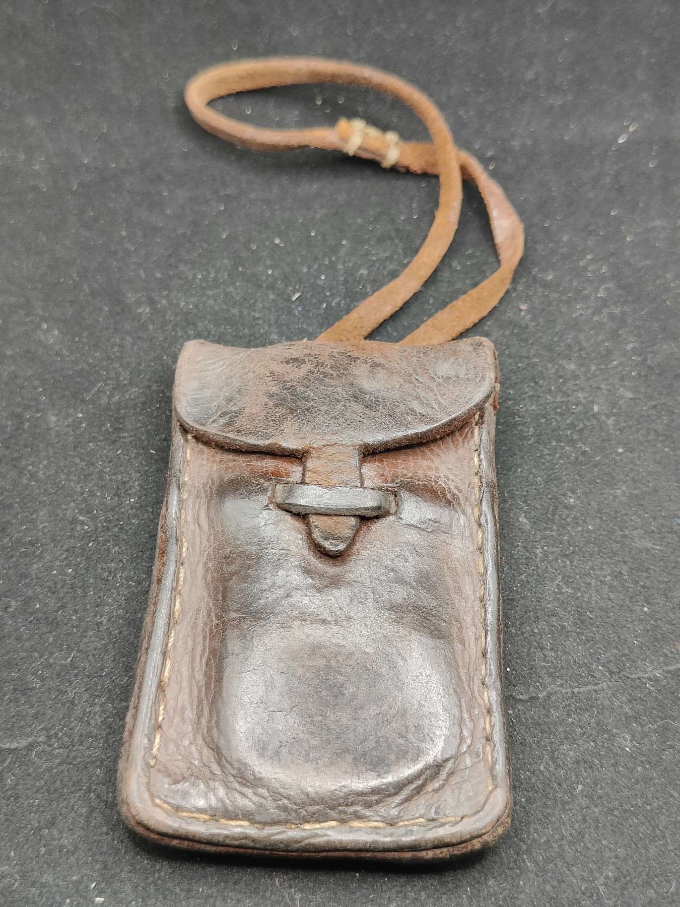 全场0元起拍 第72期 咸鱼国勋章拍卖专场 7月12日（周三）下午6：00开始 日本战前真皮皮具