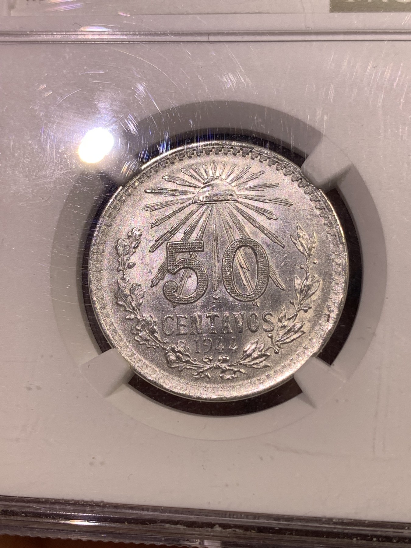 《竞宝斋》第180场-周日，周一2场 (全场包邮) NGC–MS63墨西哥 1944年50分鹰洋银币，盒子左下角磕边