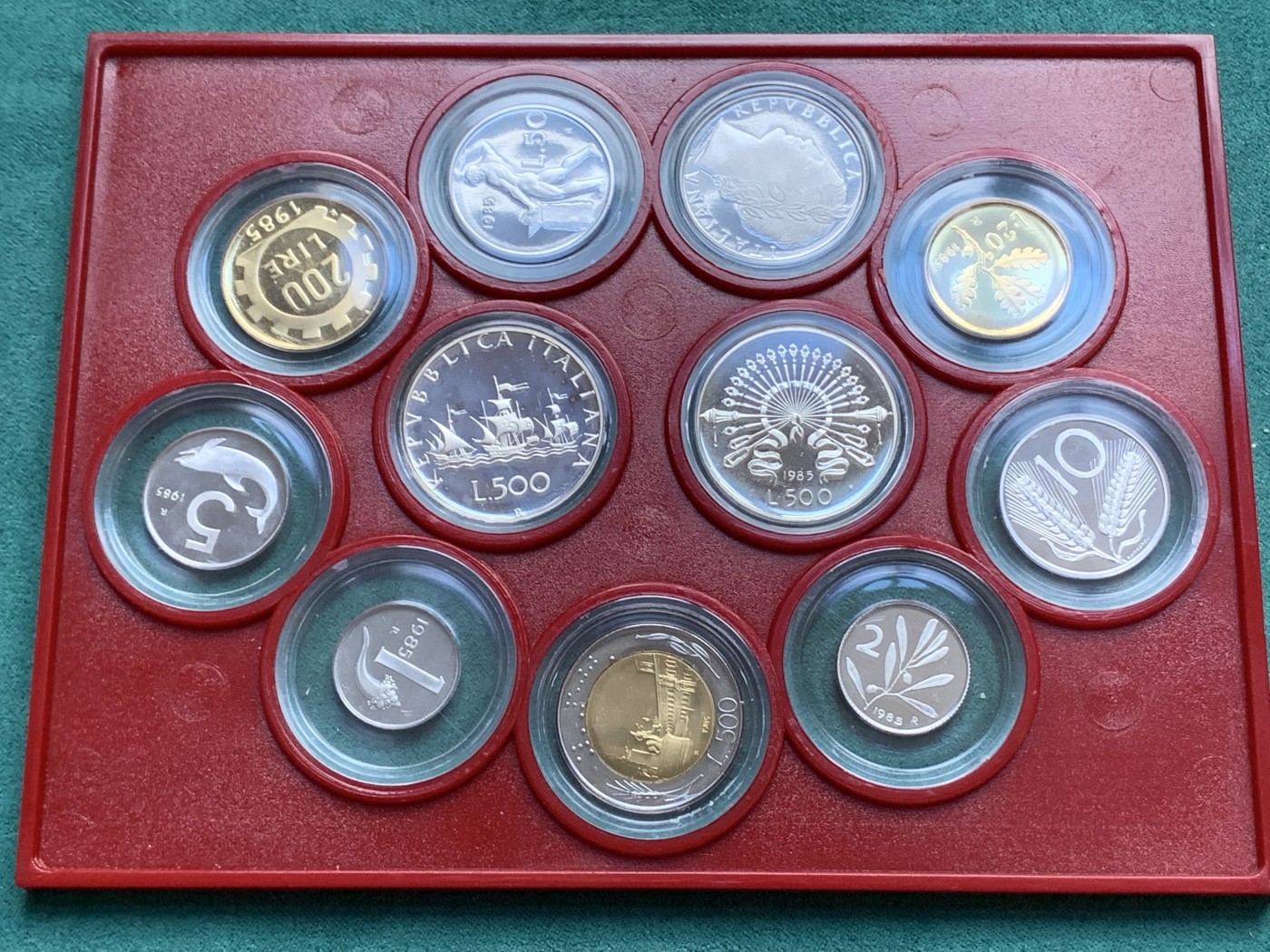 《竞宝斋》第180场-周日，周一2场 (全场包邮) 意大利，1985，精制套币 含两枚精制银币