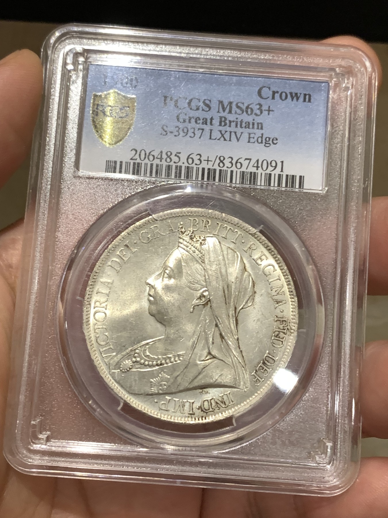 《竞宝斋》第180场-周日，周一2场 (全场包邮) PCGS-MS63＋ 英国维多利亚 1900 LXIV版披纱马剑 P盒63分给个＋号明显是在压分 高分难得 现在送P时间长 好东西不要错过