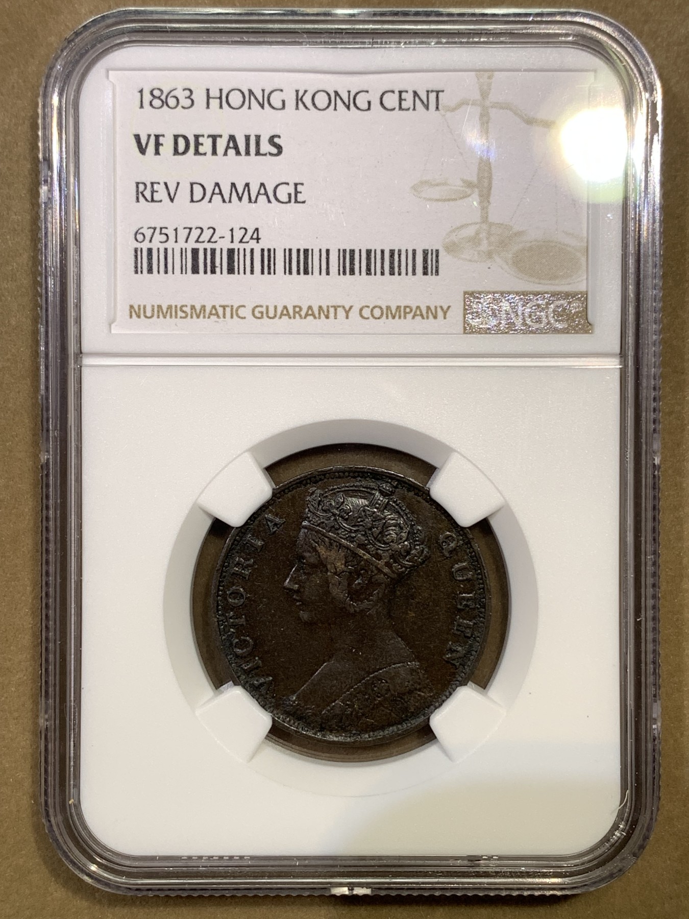 《竞宝斋》第180场-周日，周一2场 (全场包邮) NGC VF 中国 香港1863年一仙巧克力包浆铜币