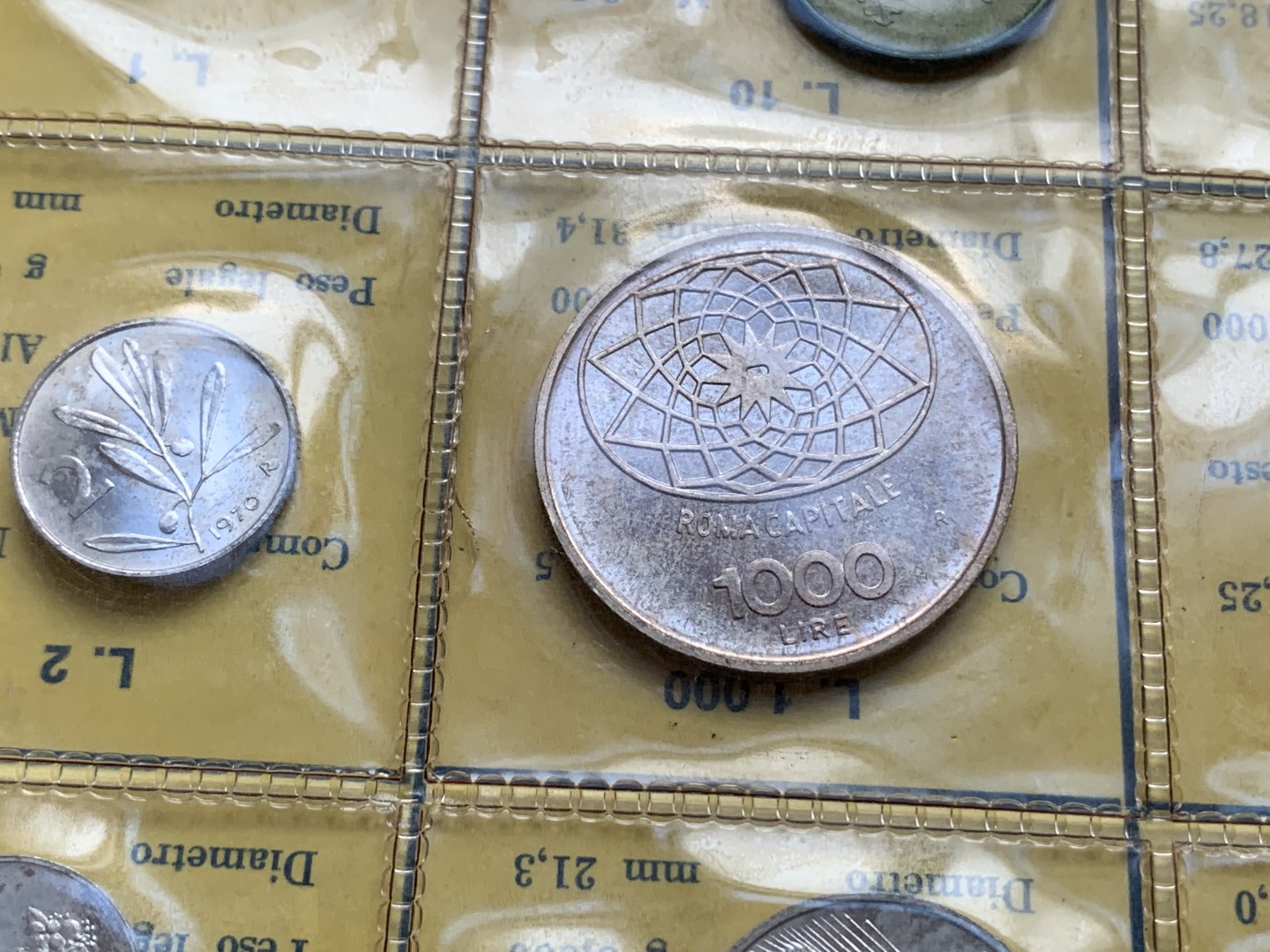 《竞宝斋》第180场-周日，周一2场 (全场包邮) 意大利，1970，普制套币 含两枚银币