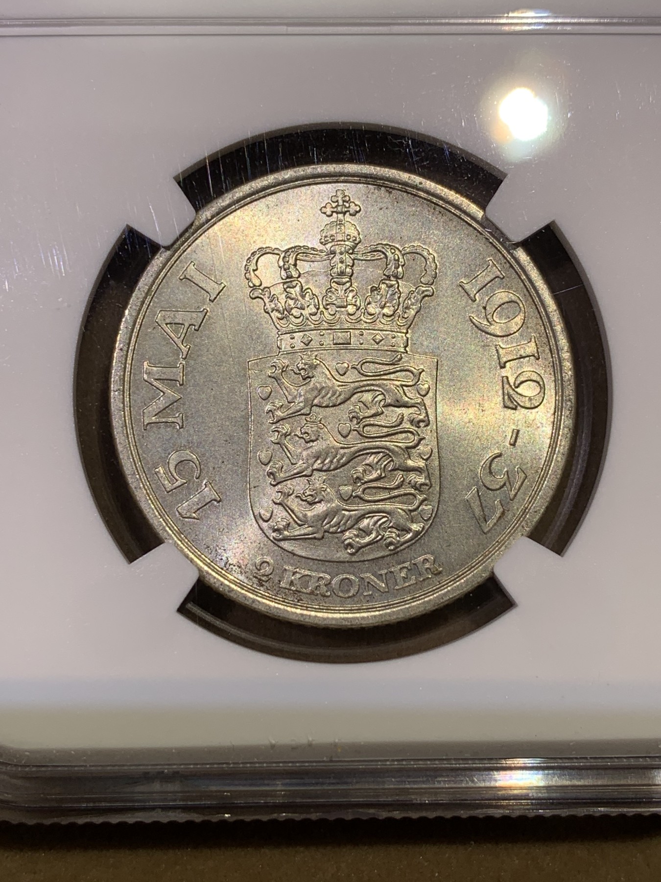 《竞宝斋》第180场-周日，周一2场 (全场包邮) NGC MS 66高分 丹麦1937年国王登基25周年2克朗银币 常见品种，上海n给66，说明币状态确实可以，分数一步到位