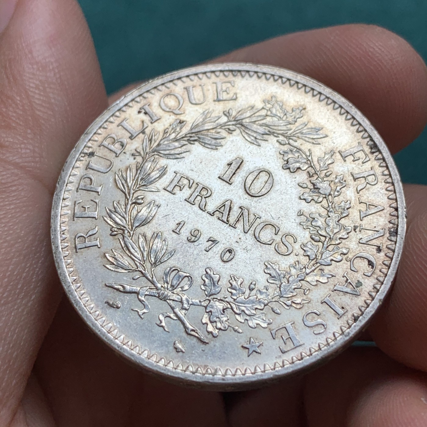 《竞宝斋》第180场-周日，周一2场 (全场包邮) 法国 1970年 大力神 10法郎银币 十字光 出厂状态