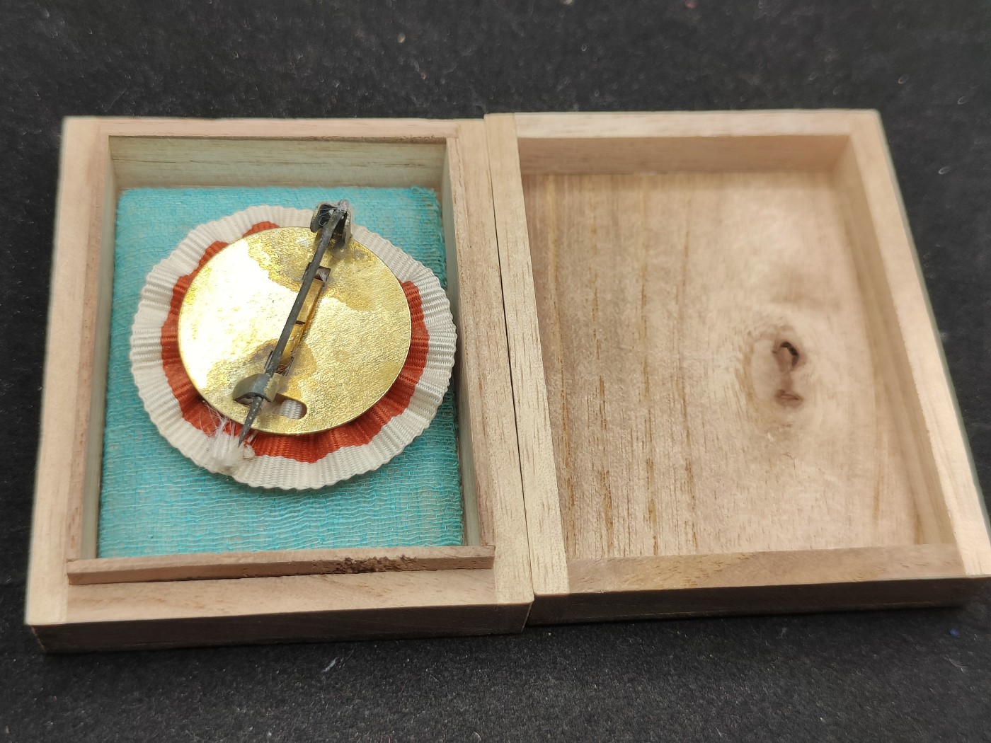 全场0元起拍 第72期 咸鱼国勋章拍卖专场 7月12日（周三）下午6：00开始 帝国在乡军人会名誉会员章