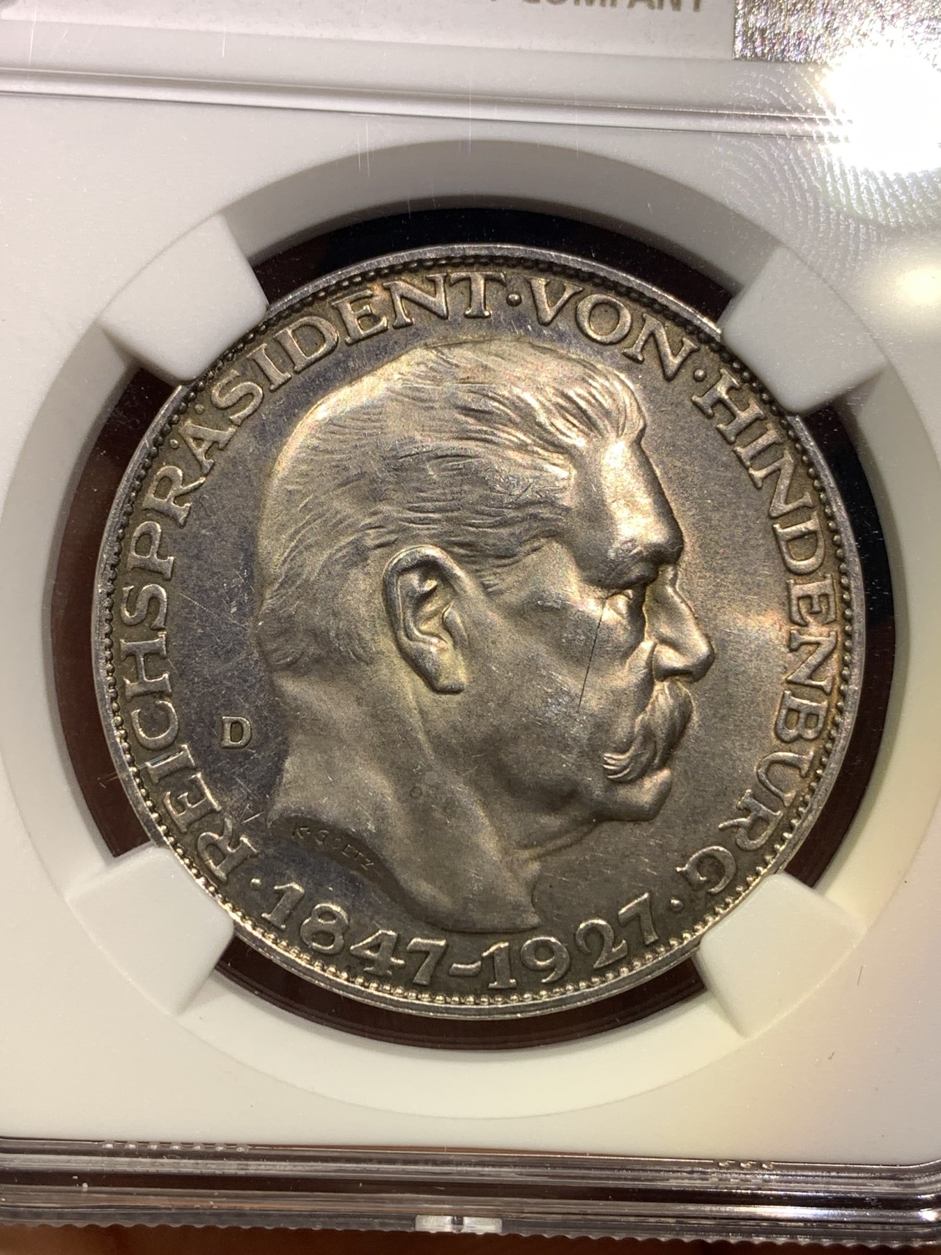 《竞宝斋》第180场-周日，周一2场 (全场包邮) NGC-MS63 德国 1927D年 兴登堡80大寿银币蓝紫彩镜面光 5马克币型章 哥茨作品