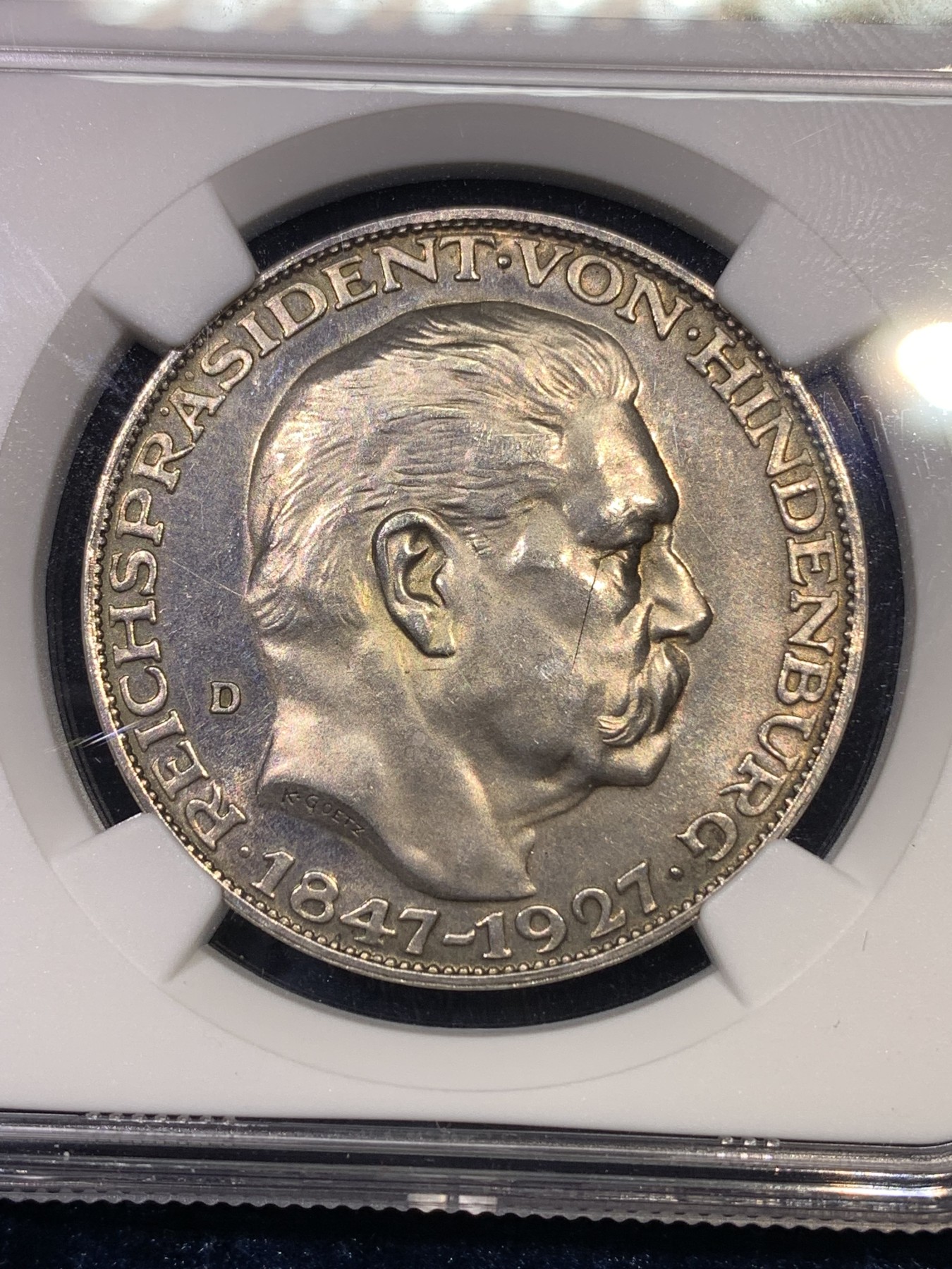 《竞宝斋》第180场-周日，周一2场 (全场包邮) NGC-MS63 德国 1927D年 兴登堡80大寿银币蓝紫彩镜面光 5马克币型章 哥茨作品