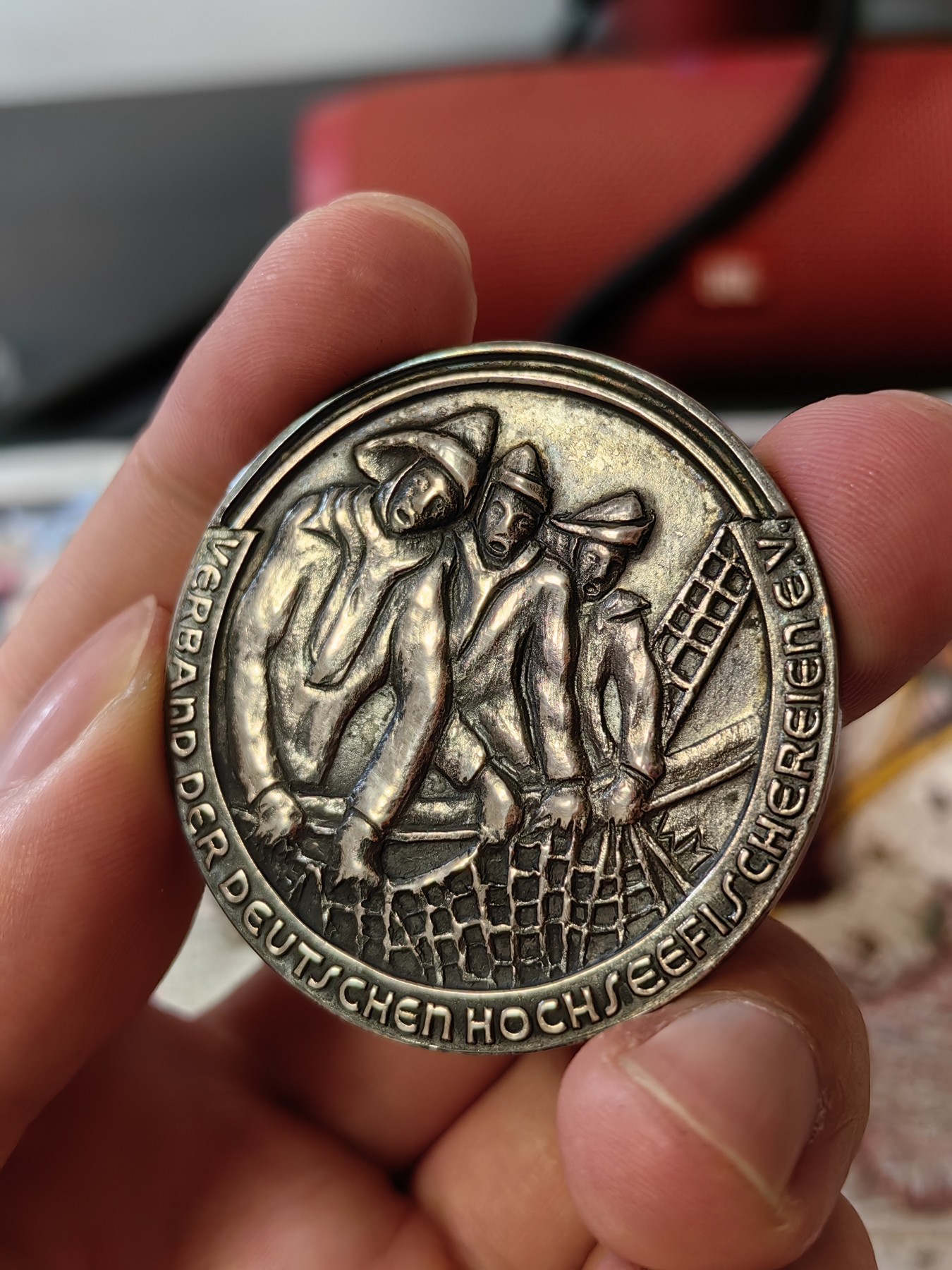 橡树集藏-006场 海纳百川 德国渔业协会银章 美人鱼和渔民 高浮雕好品相 克苏鲁风格 原盒完好