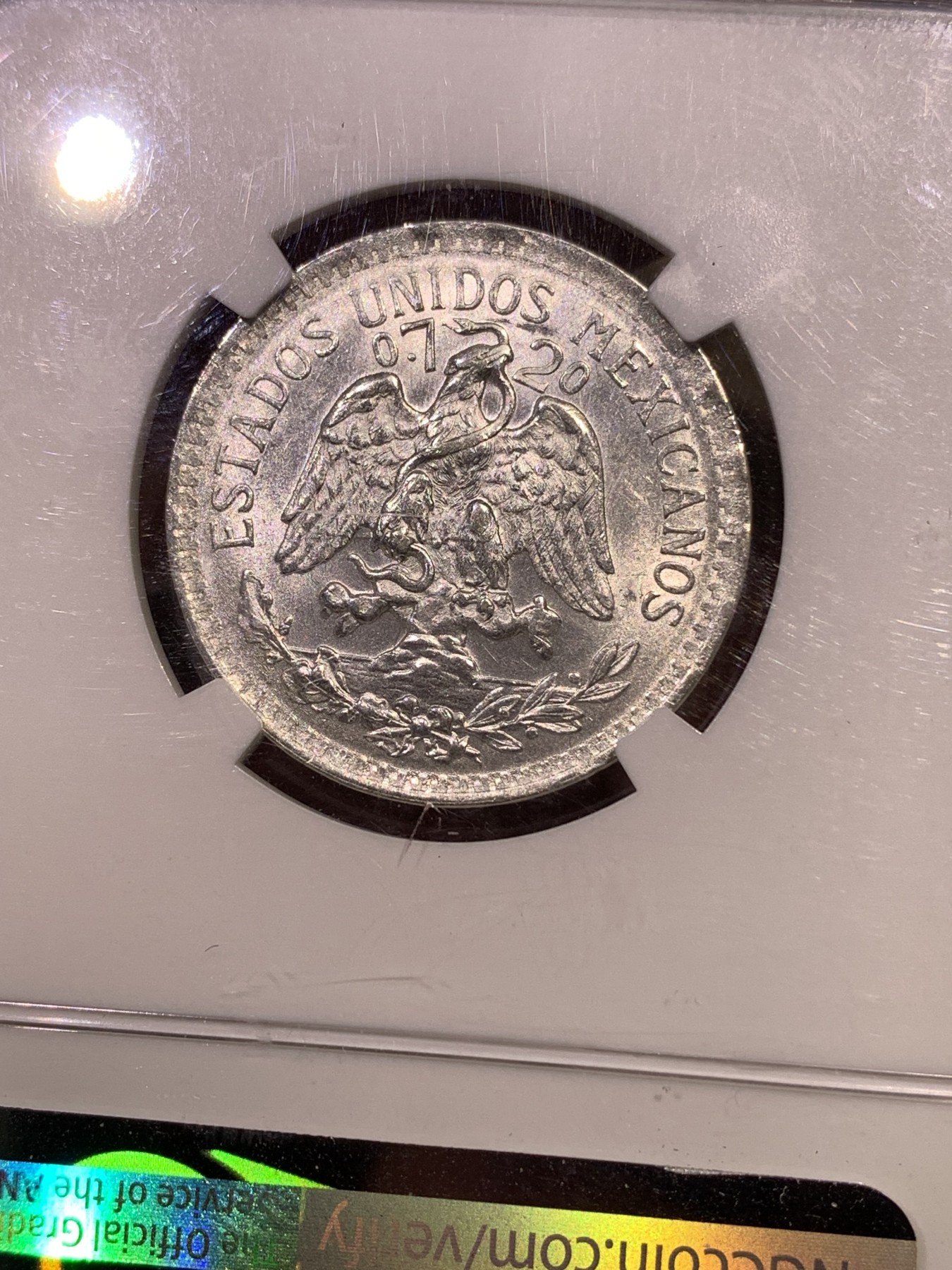 《竞宝斋》第180场-周日，周一2场 (全场包邮) NGC–MS63墨西哥 1944年50分鹰洋银币，盒子左下角磕边