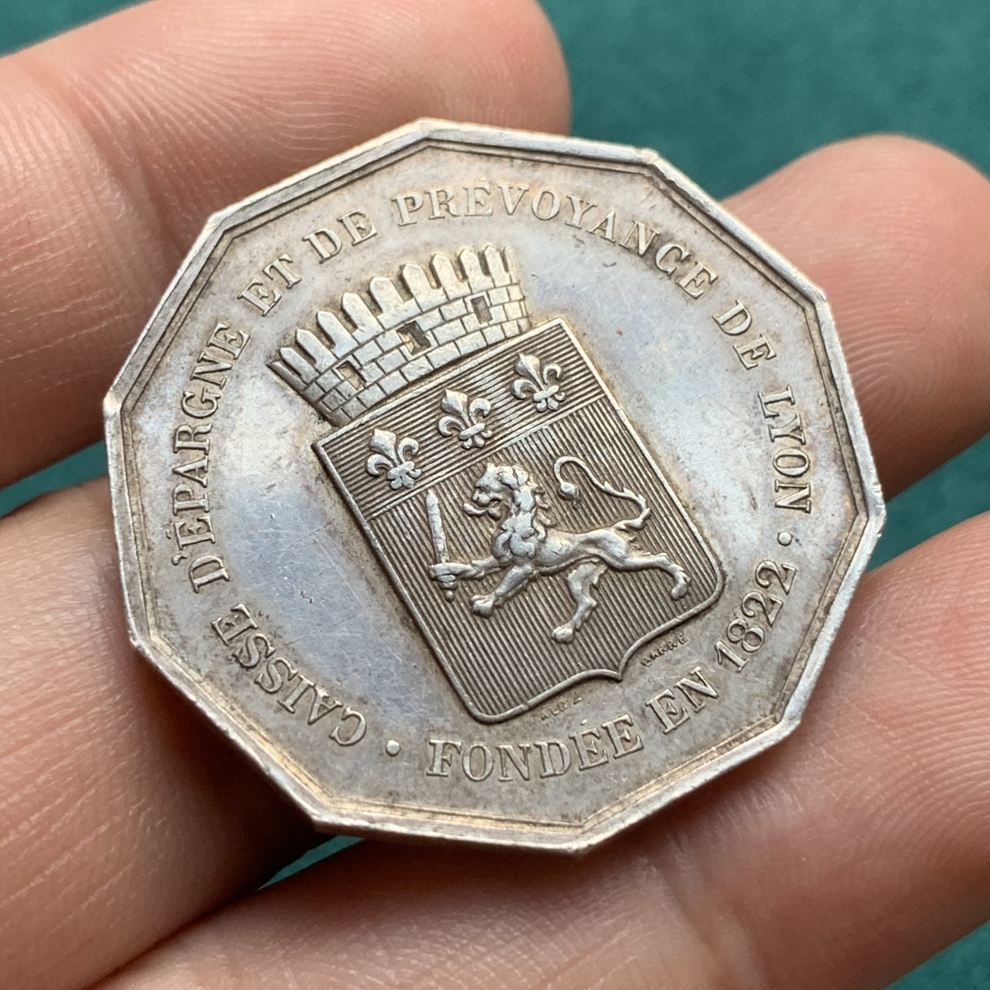 《竞宝斋》第180场-周日，周一2场 (全场包邮) 法国1880-1898十角银质代币jeton 蚂蚁储蓄 边铭丰饶角AR 重量16.2g 直径33mm