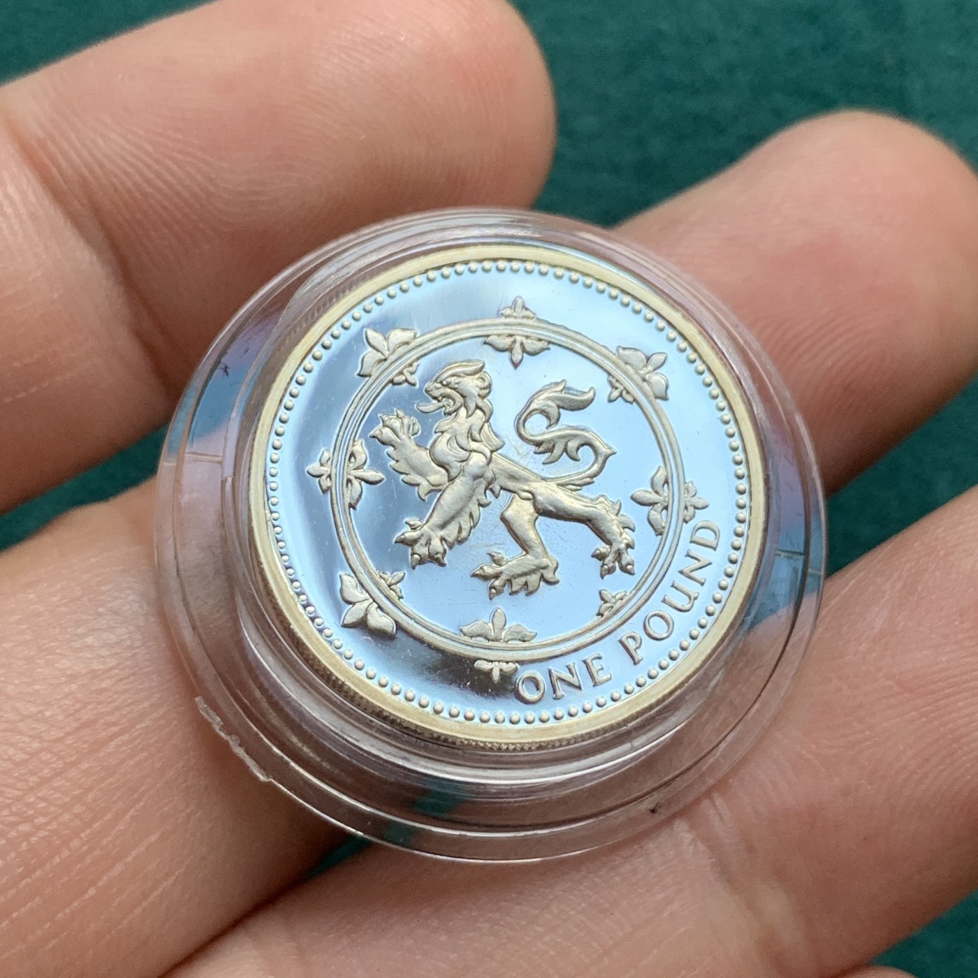 《竞宝斋》第180场-周日，周一2场 (全场包邮) 英国1999年1英镑银币 盒证齐全