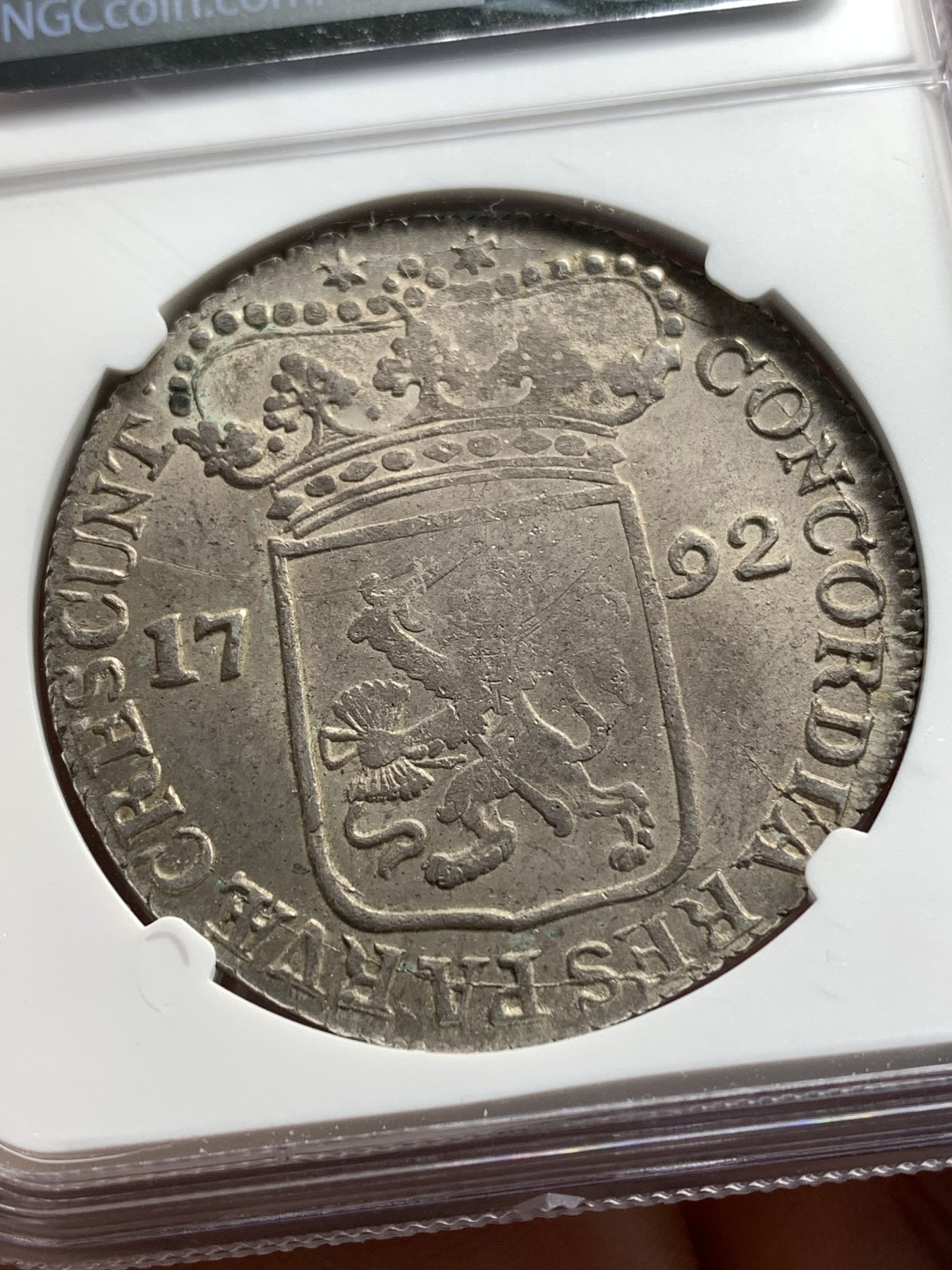 《竞宝斋》第180场-周日，周一2场 (全场包邮) NGC UNC 荷兰泽兰省1792年武士1杜卡特大银币 原味包浆 未见清洗