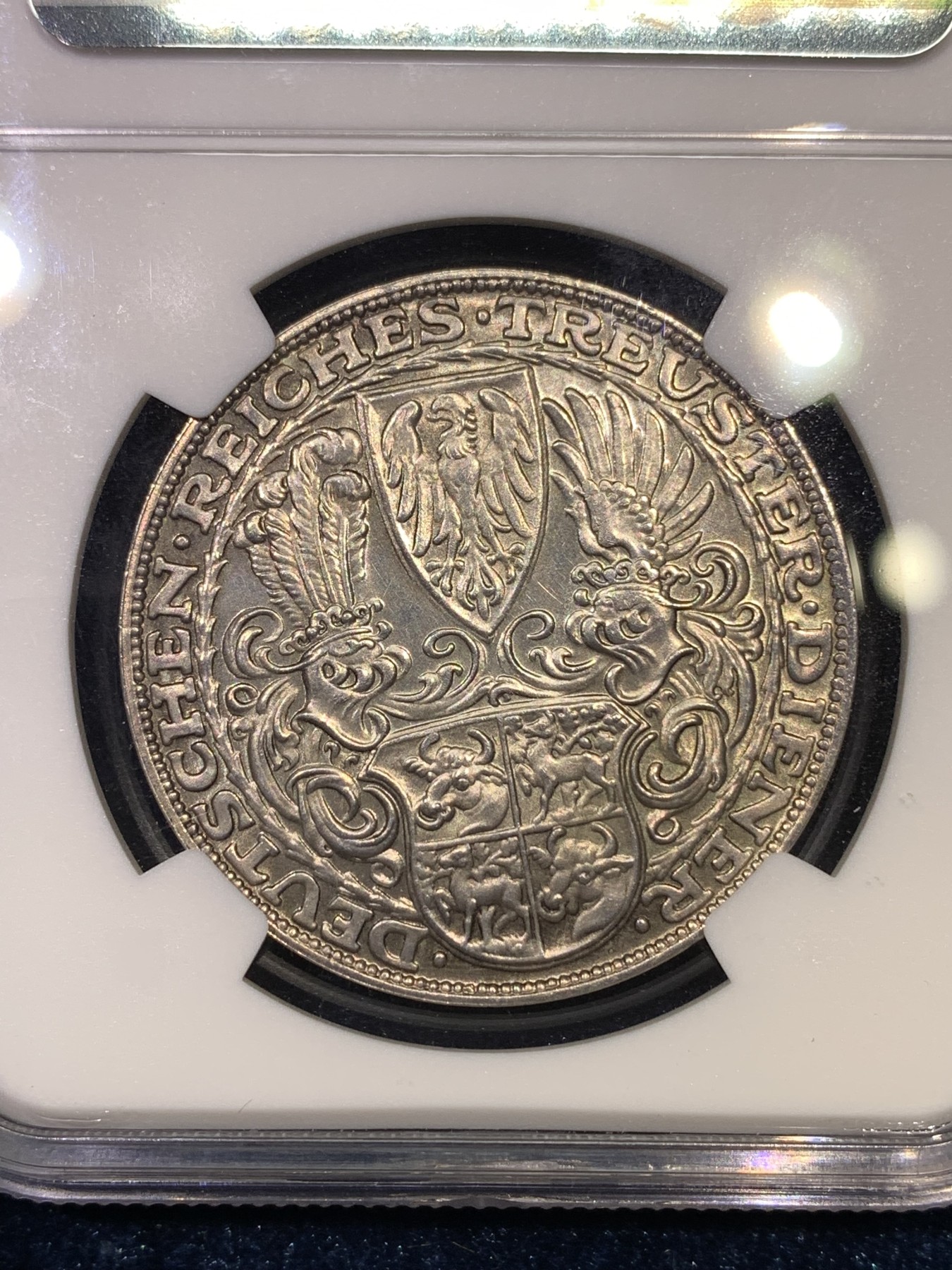 《竞宝斋》第180场-周日，周一2场 (全场包邮) NGC-MS63 德国 1927D年 兴登堡80大寿银币蓝紫彩镜面光 5马克币型章 哥茨作品