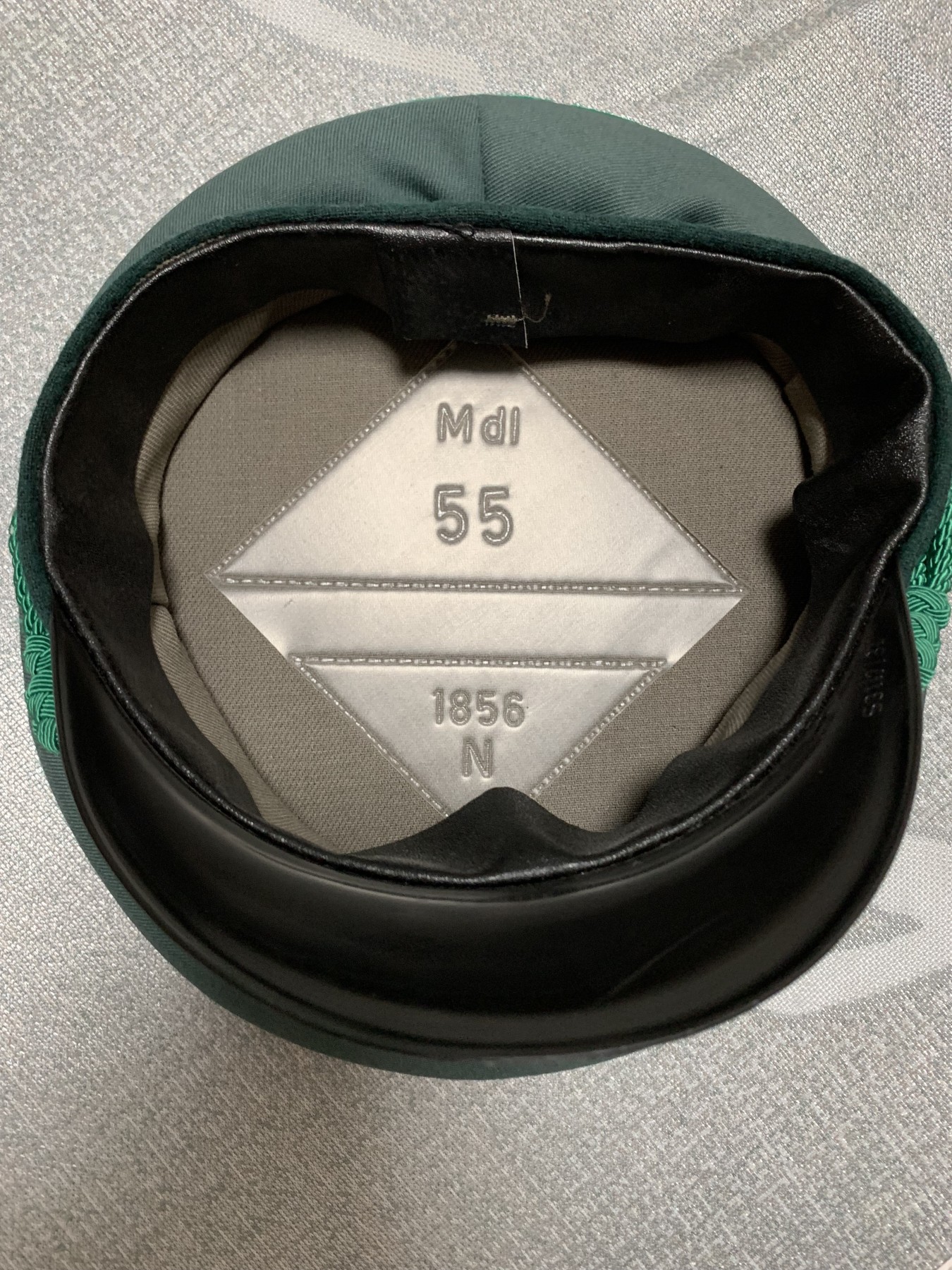 第一次麦稀奇拍卖 东德MDI大檐帽 55头围