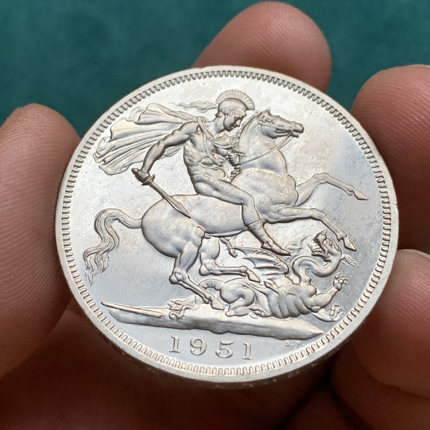 《竞宝斋》第180场-周日，周一2场 (全场包邮) 英国 最后的 镍马剑 1951 带红盒证书 细节见图